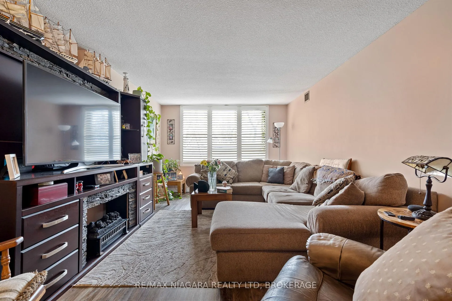 Photo 5 of Unit B5, 7 Gale Crescent, St. Catharines, Old Glenridge — HOMEH