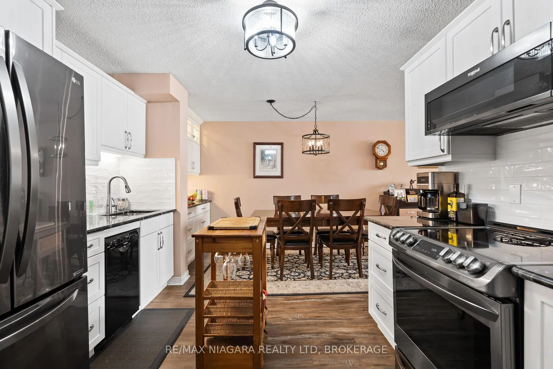 Photo 8 of Unit B5, 7 Gale Crescent, St. Catharines, Old Glenridge — HOMEH