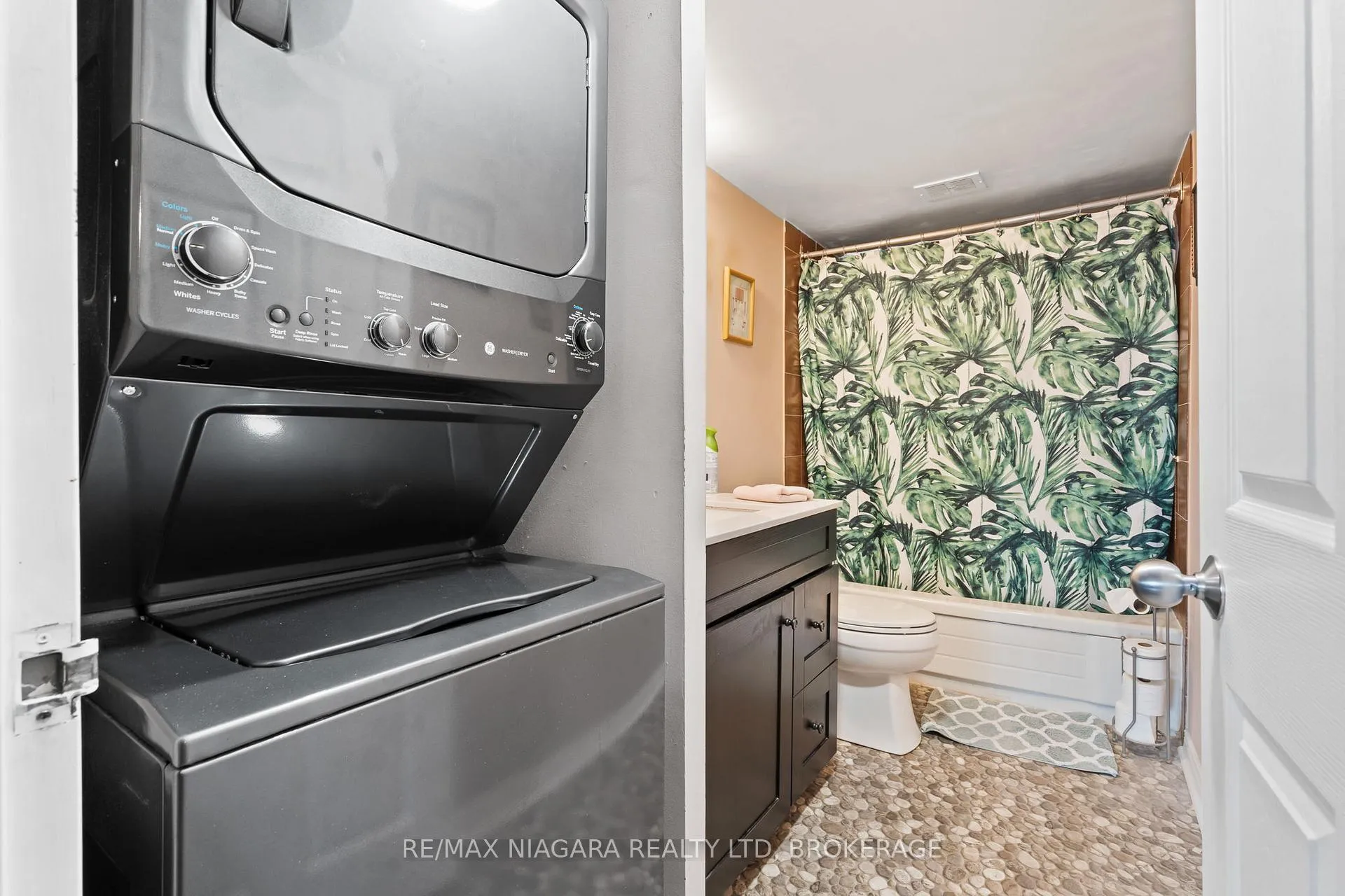 Photo 15 of Unit B5, 7 Gale Crescent, St. Catharines, Old Glenridge — HOMEH