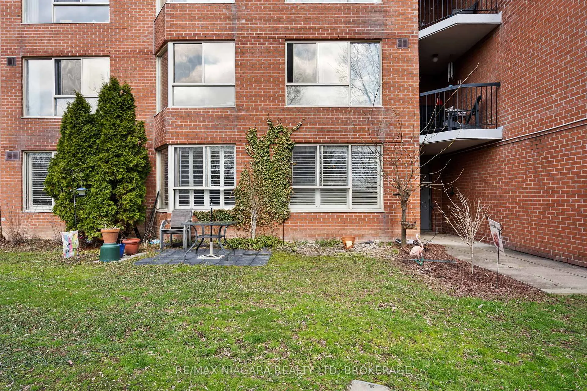 Photo 19 of Unit B5, 7 Gale Crescent, St. Catharines, Old Glenridge — HOMEH