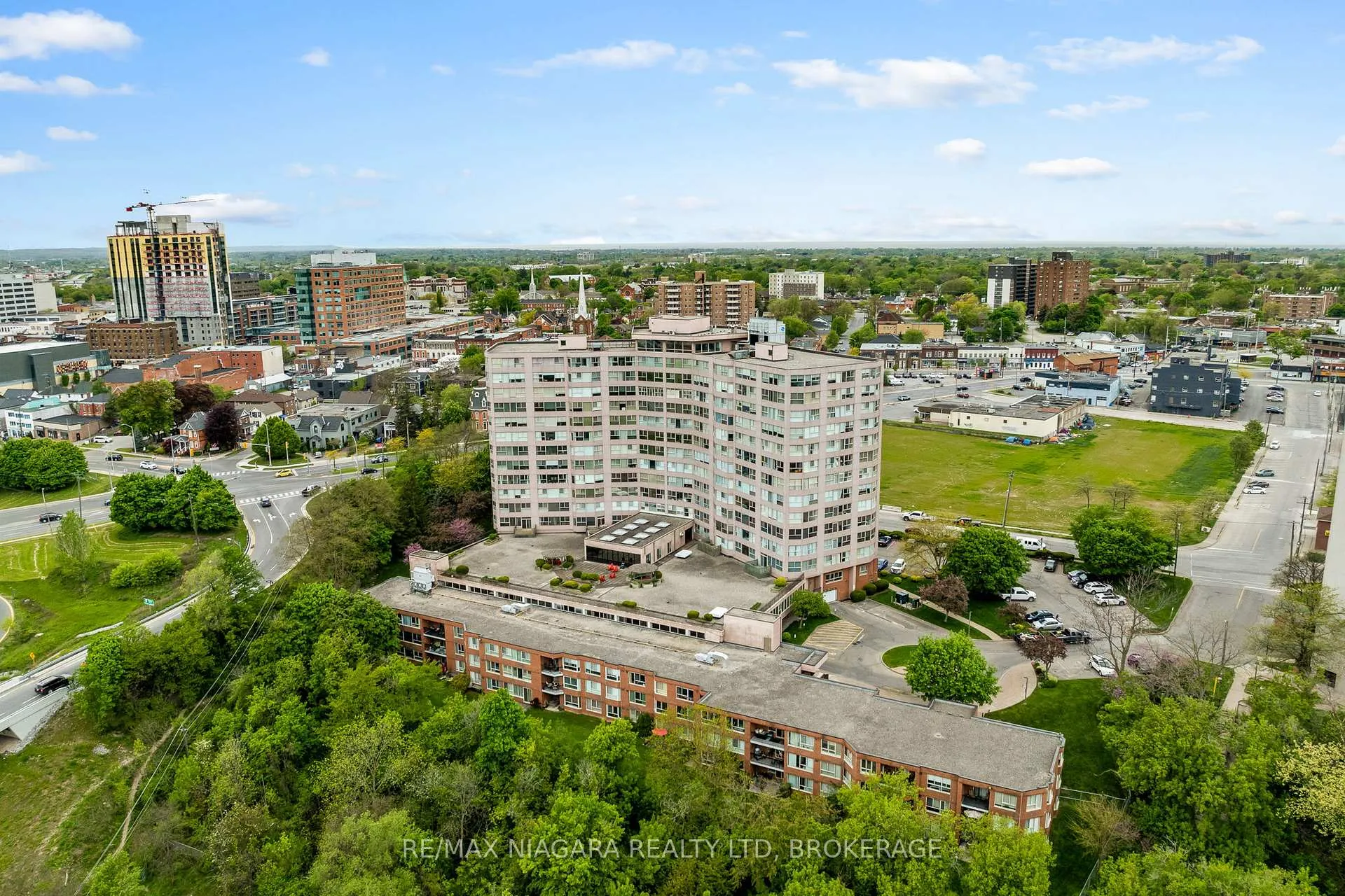 Photo 46 of Unit B5, 7 Gale Crescent, St. Catharines, Old Glenridge — HOMEH