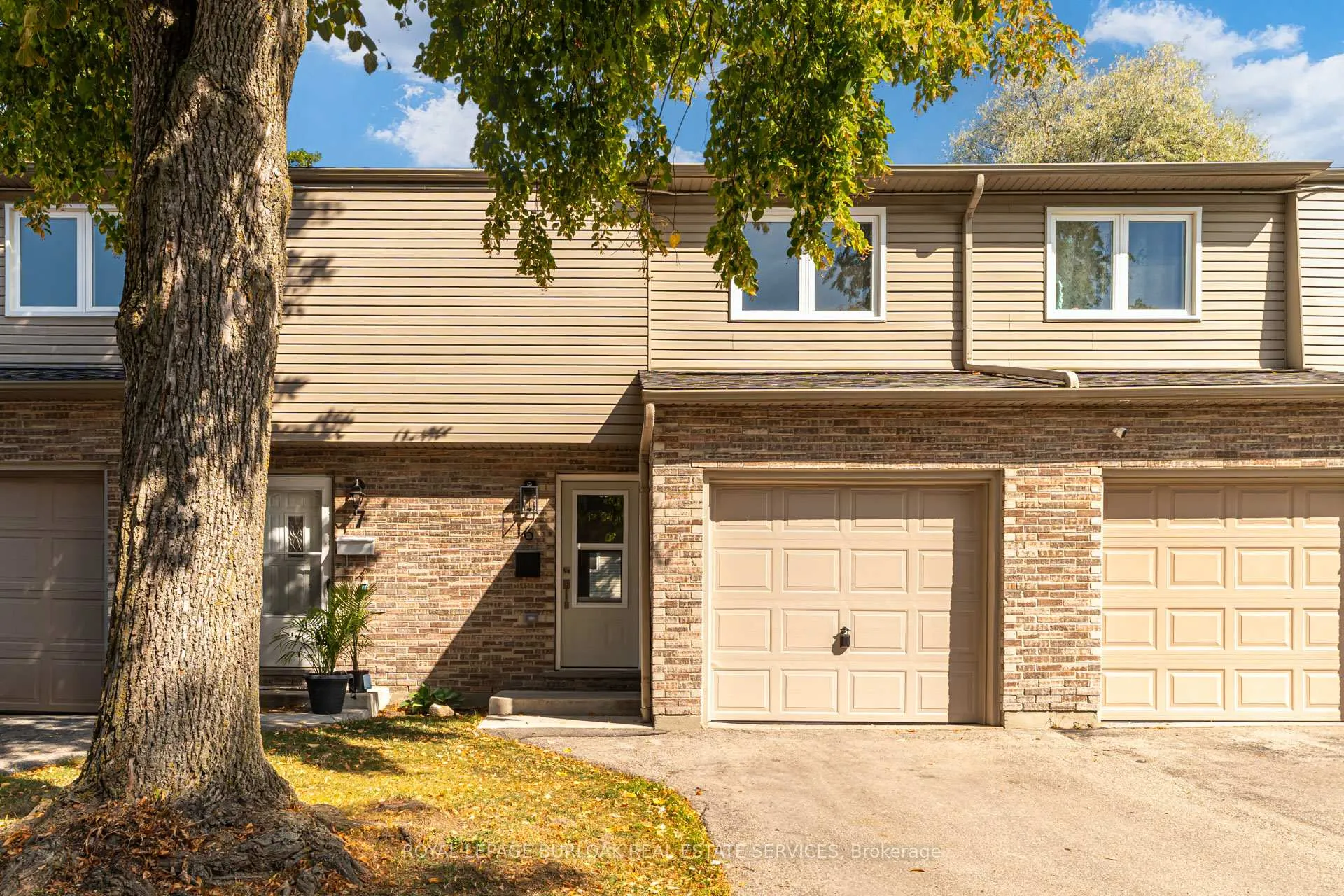 Front of Unit 6, 1396 Upper Ottawa Street