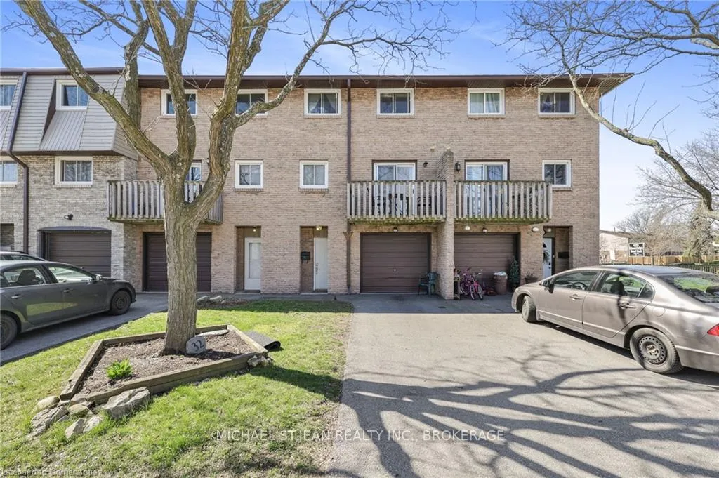 Photo 3 of Unit 32, 985 Limeridge Road E, Hamilton, Berrisfield — HOMEH