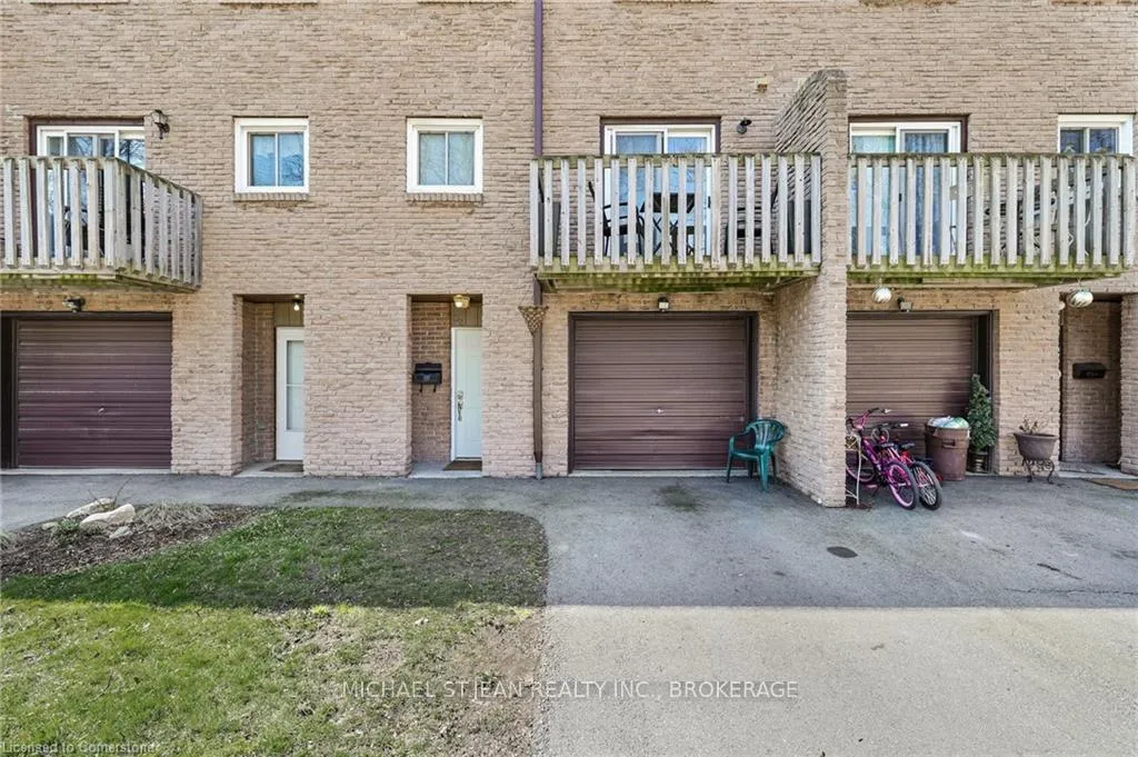Photo 4 of Unit 32, 985 Limeridge Road E, Hamilton, Berrisfield — HOMEH