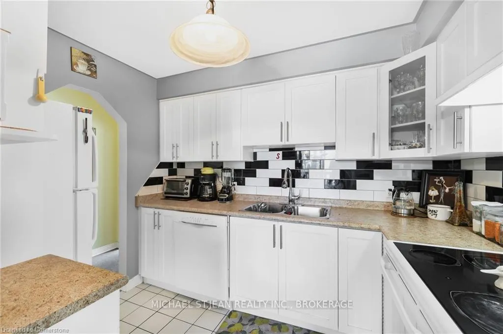 Photo 15 of Unit 32, 985 Limeridge Road E, Hamilton, Berrisfield — HOMEH