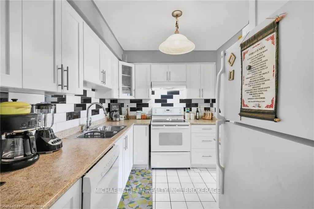 Photo 16 of Unit 32, 985 Limeridge Road E, Hamilton, Berrisfield — HOMEH
