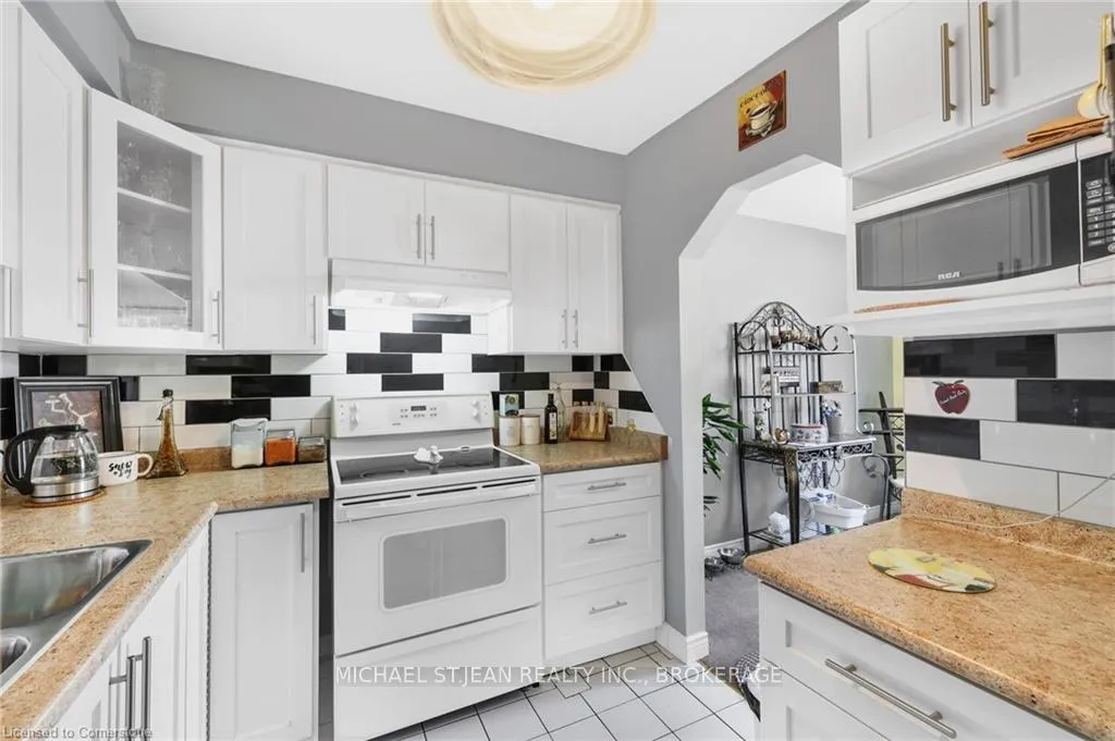 Photo 17 of Unit 32, 985 Limeridge Road E, Hamilton, Berrisfield — HOMEH