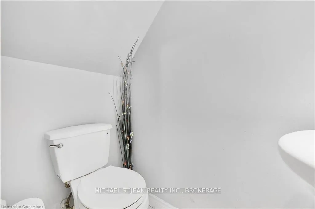 Photo 25 of Unit 32, 985 Limeridge Road E, Hamilton, Berrisfield — HOMEH