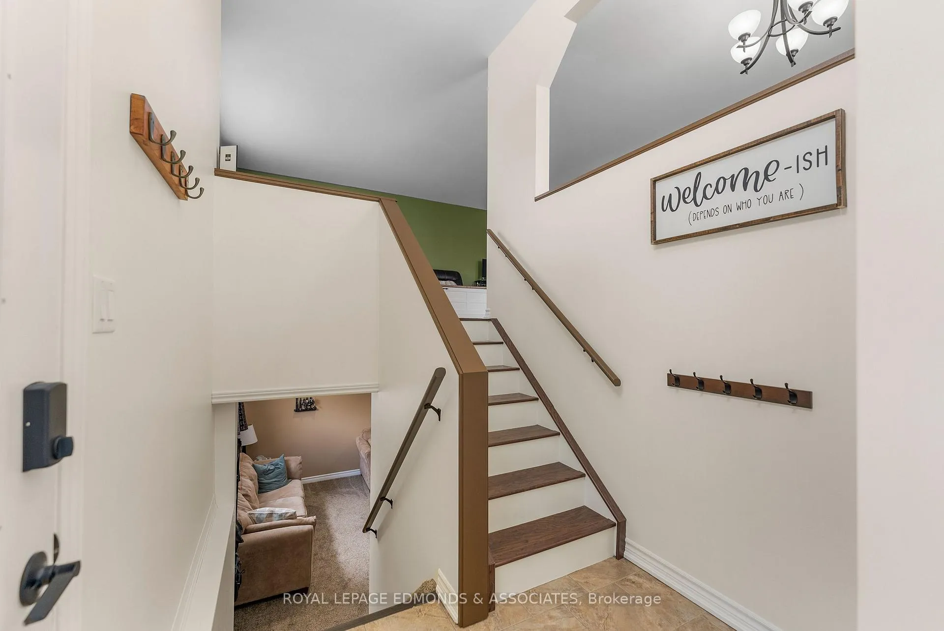 Photo 5 of 12 Wilbert Street, Petawawa — HOMEH