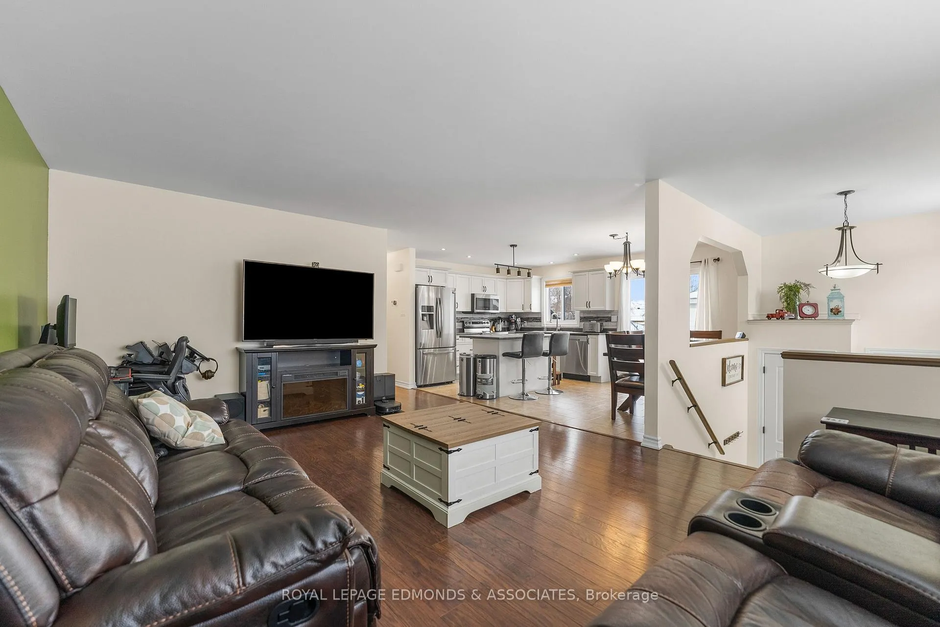 Photo 7 of 12 Wilbert Street, Petawawa — HOMEH
