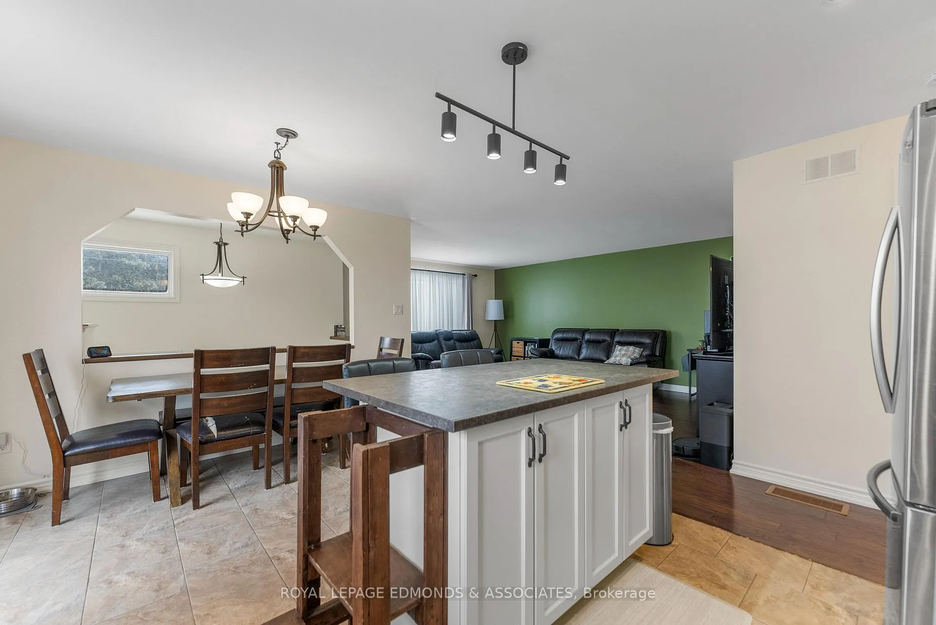 Photo 10 of 12 Wilbert Street, Petawawa — HOMEH
