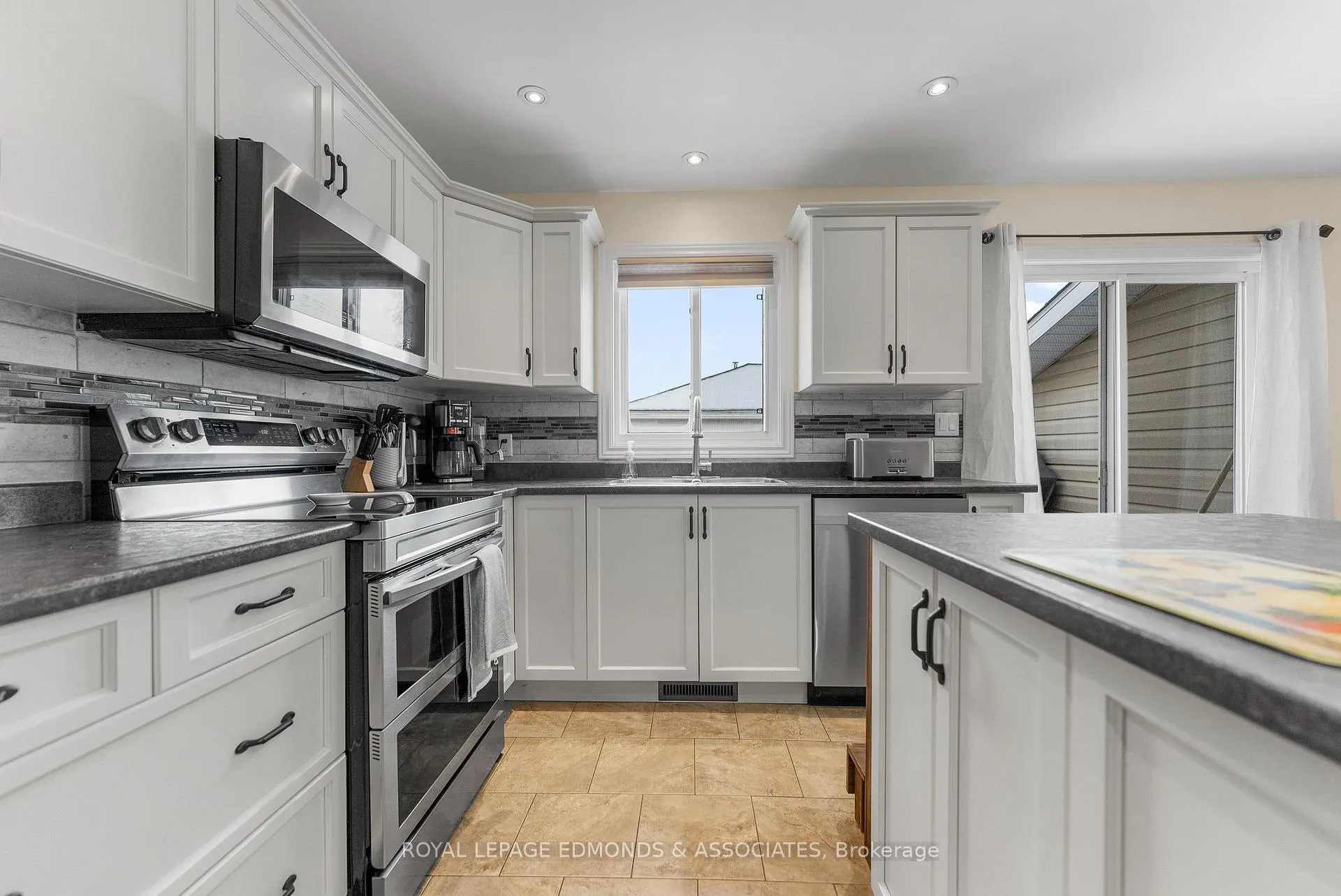 Photo 12 of 12 Wilbert Street, Petawawa — HOMEH
