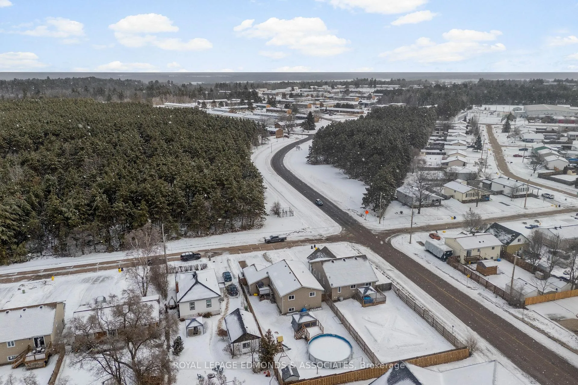 Photo 32 of 12 Wilbert Street, Petawawa — HOMEH