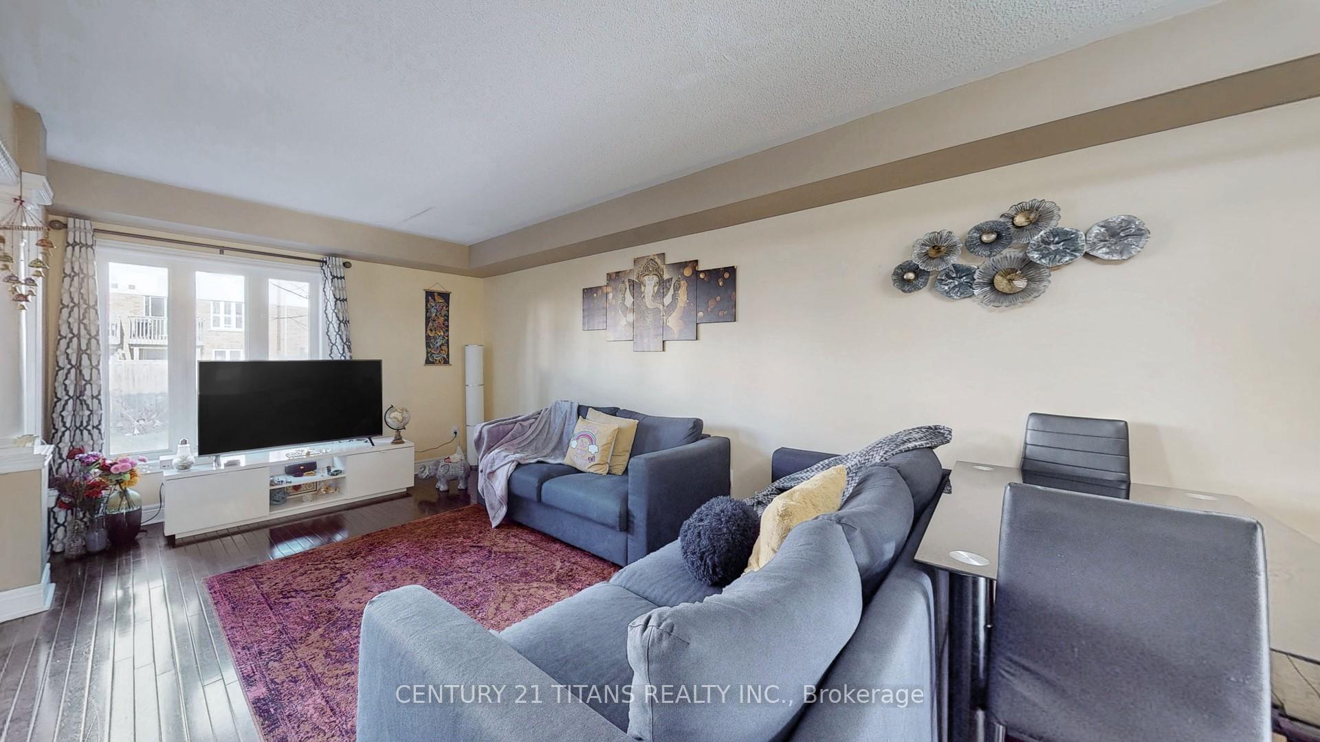 Photo 2 of 44 Dewell Crescent, Clarington, Courtice — HOMEH