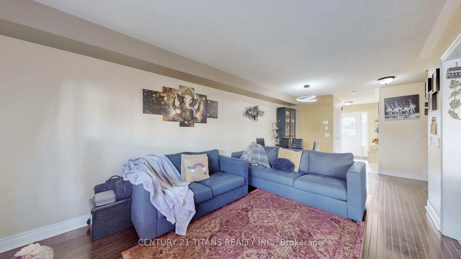 Photo 5 of 44 Dewell Crescent, Clarington, Courtice — HOMEH