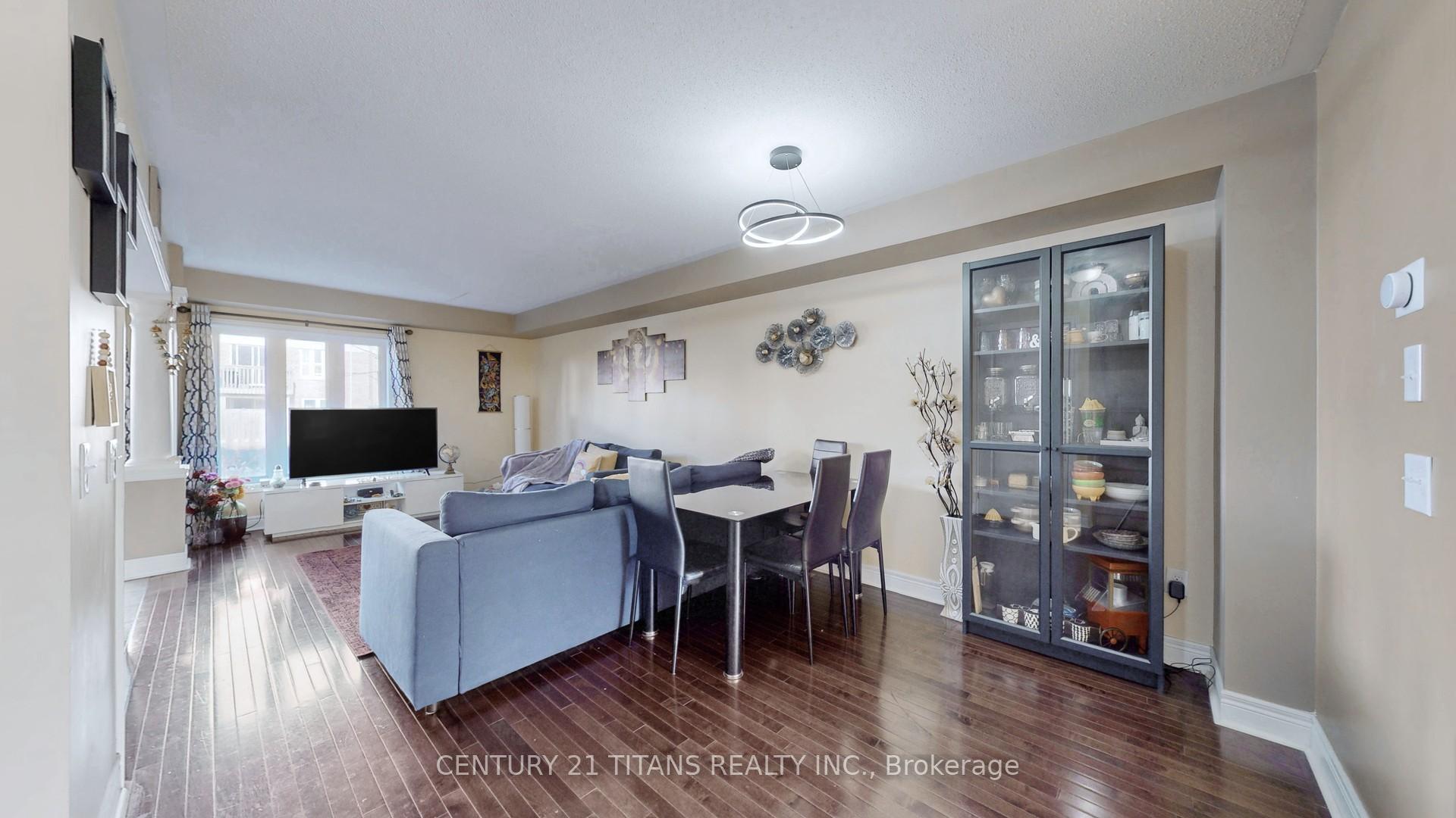 Photo 10 of 44 Dewell Crescent, Clarington, Courtice — HOMEH