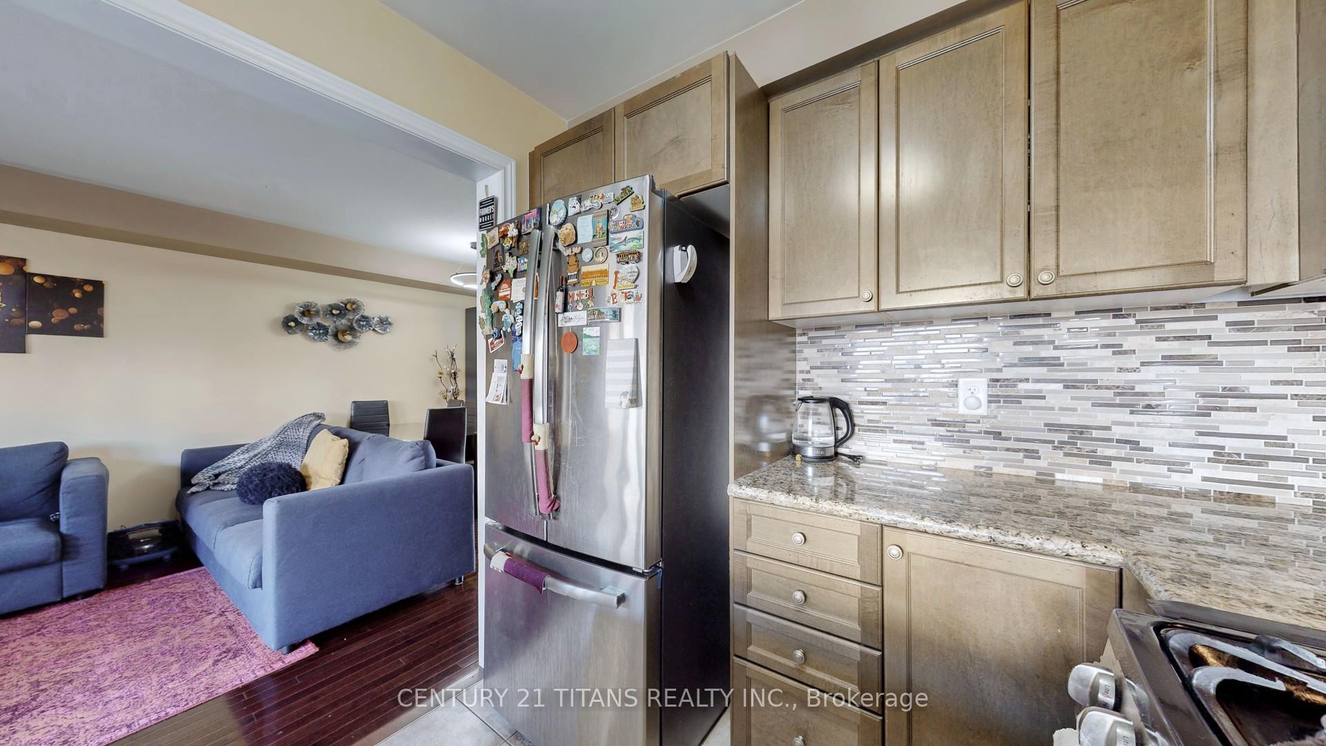 Photo 15 of 44 Dewell Crescent, Clarington, Courtice — HOMEH
