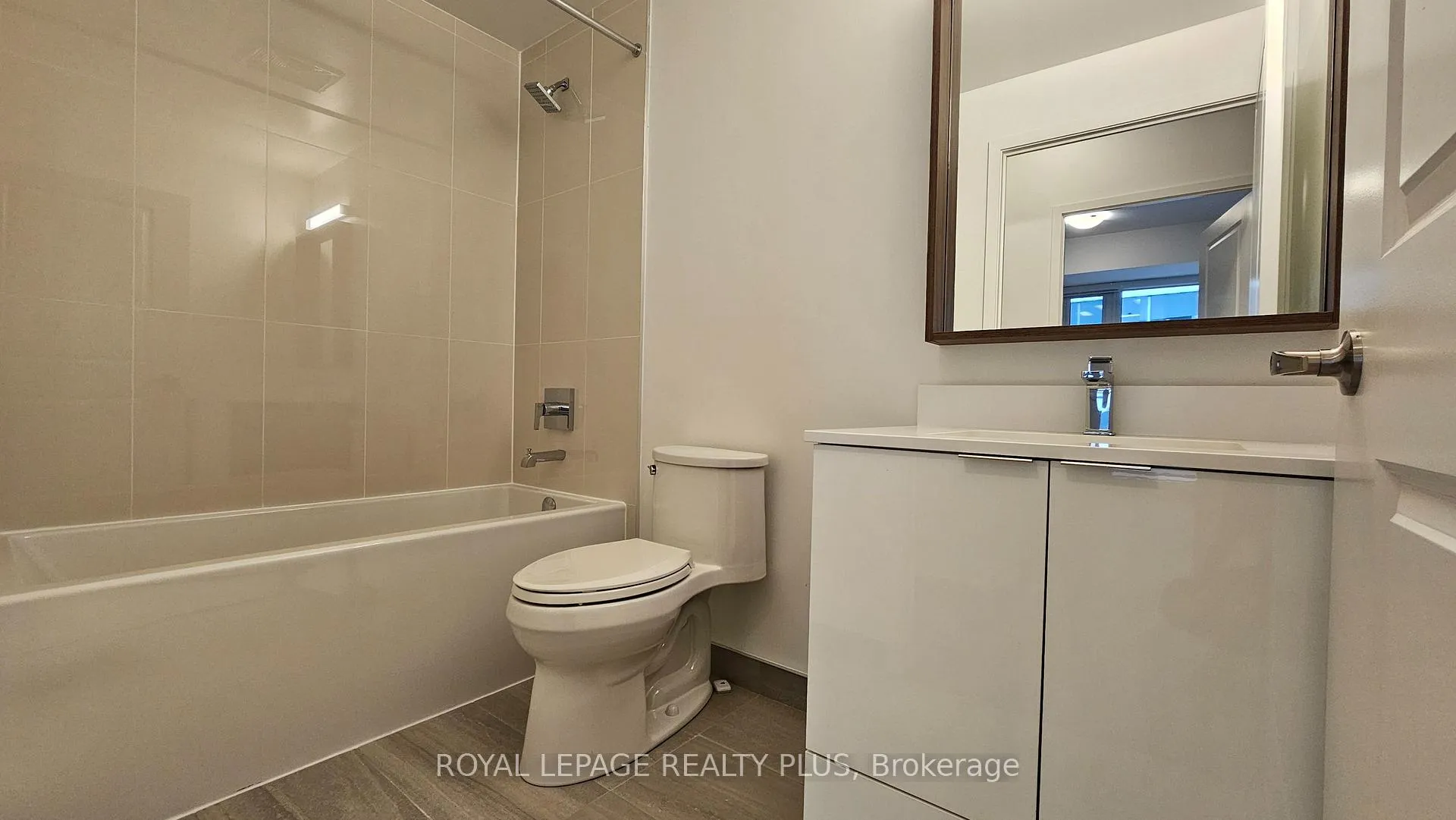 Photo 2 of Unit 638, 543 Richmond Street W, Toronto, Waterfront Communities — HOMEH