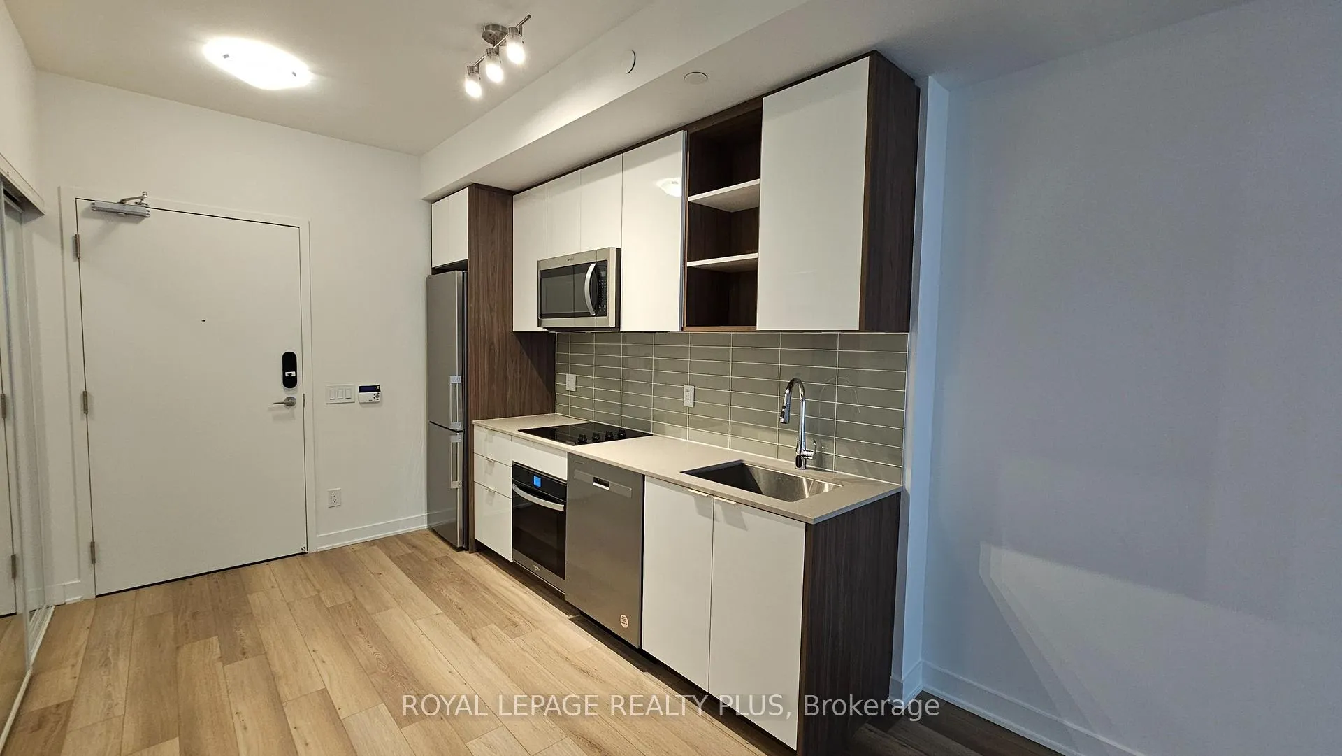 Photo 5 of Unit 638, 543 Richmond Street W, Toronto, Waterfront Communities — HOMEH