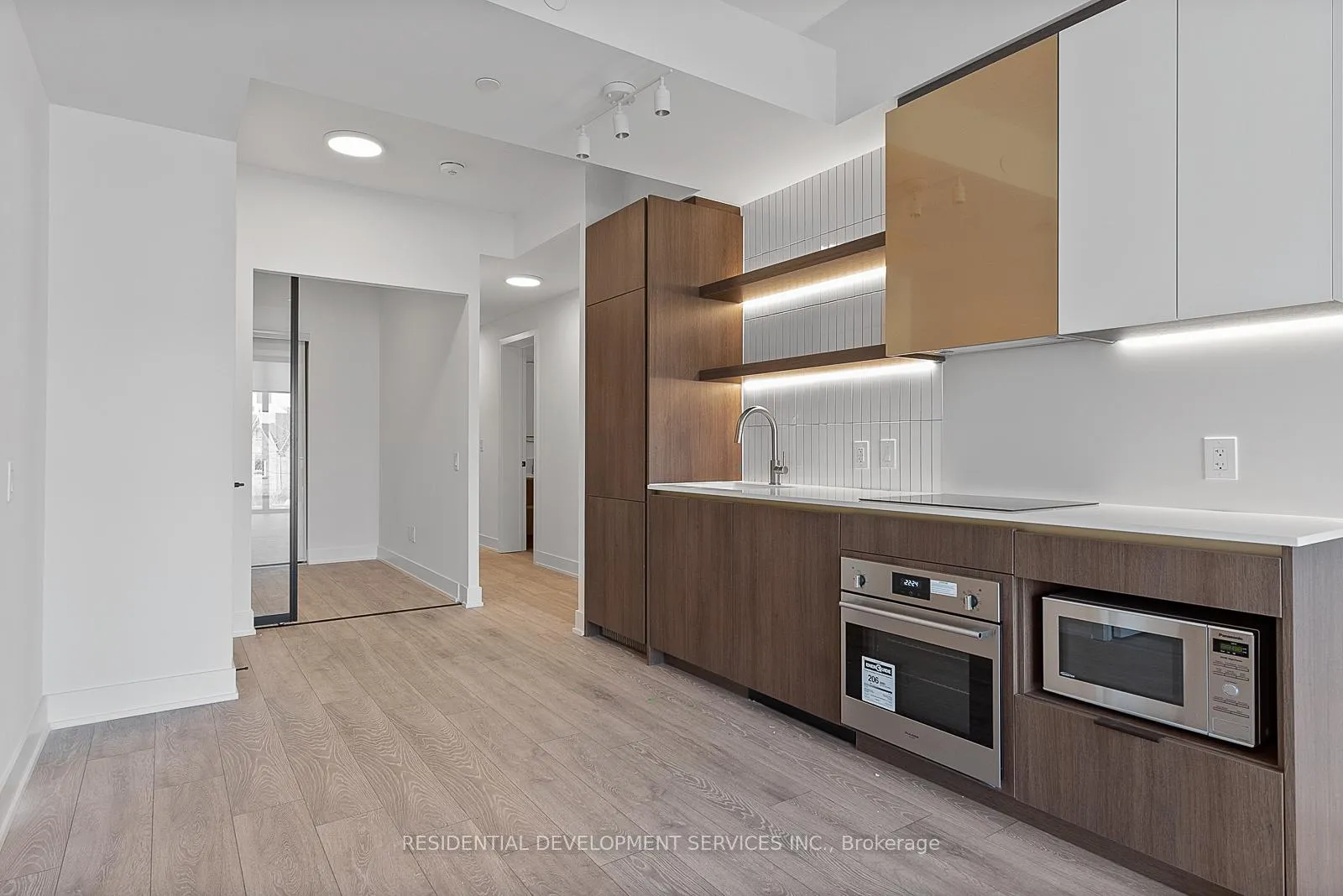 Photo 3 of Unit 309, 1285 Queen Street E, Toronto, Greenwood-Coxwell — HOMEH