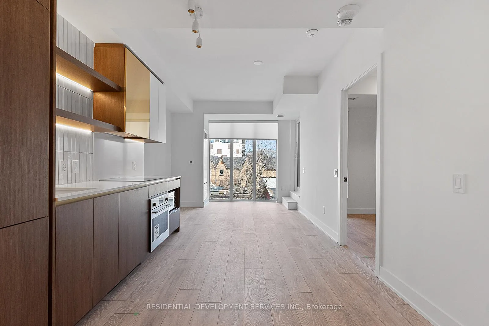Photo 4 of Unit 309, 1285 Queen Street E, Toronto, Greenwood-Coxwell — HOMEH