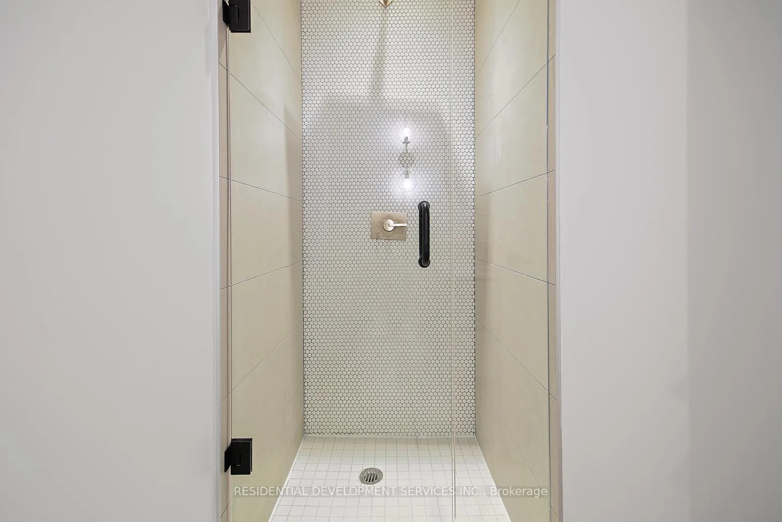 Photo 15 of Unit 309, 1285 Queen Street E, Toronto, Greenwood-Coxwell — HOMEH