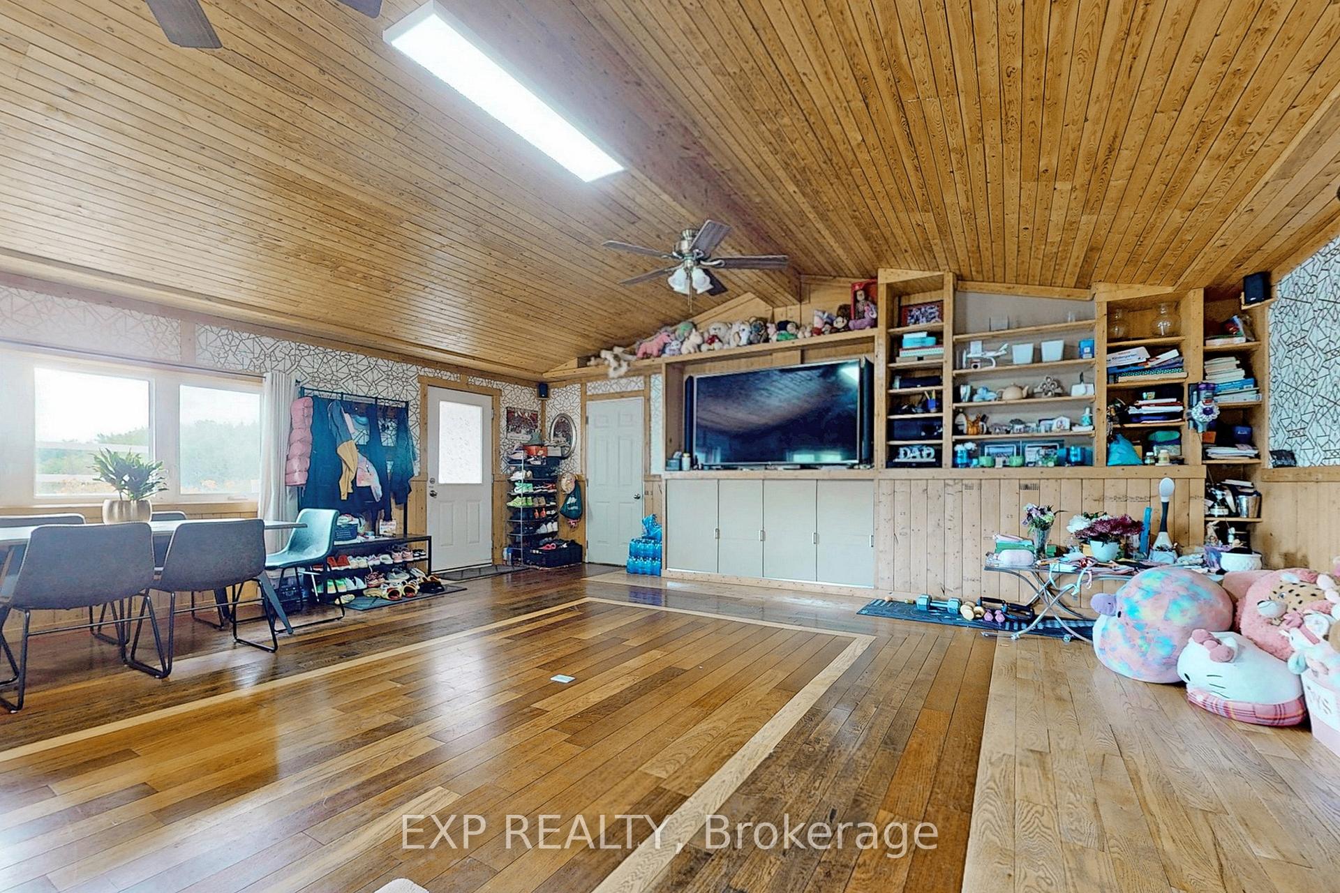 Photo 27 of 11433 Highway 9, Caledon, Palgrave — HOMEH