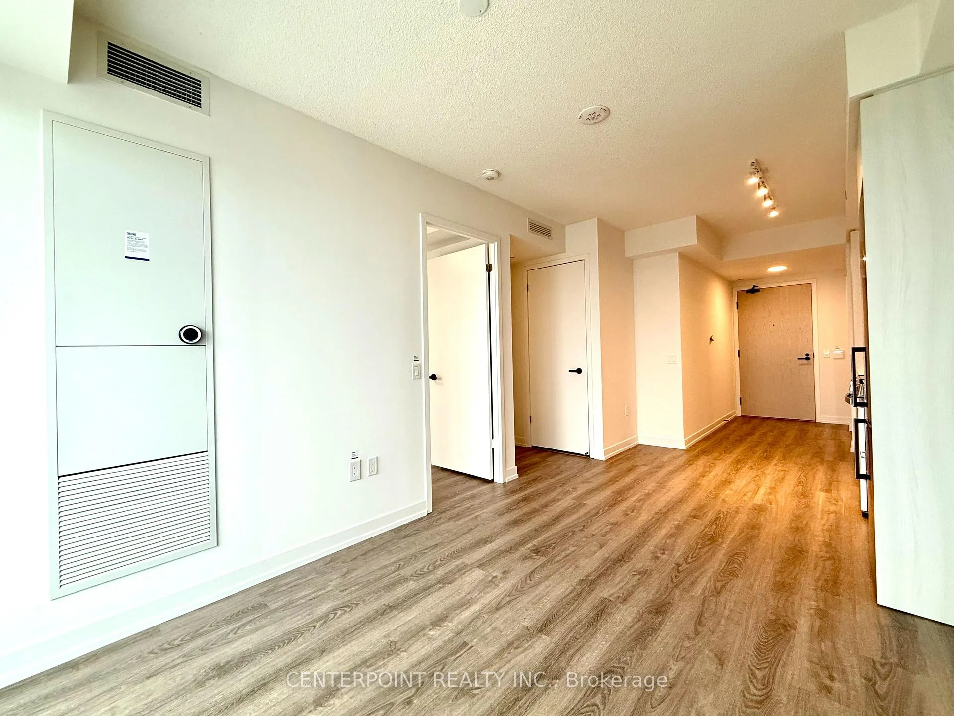 Photo 5 of Unit 3908, 195 Commerce Street, Vaughan, Vaughan Corporate Centre — HOMEH