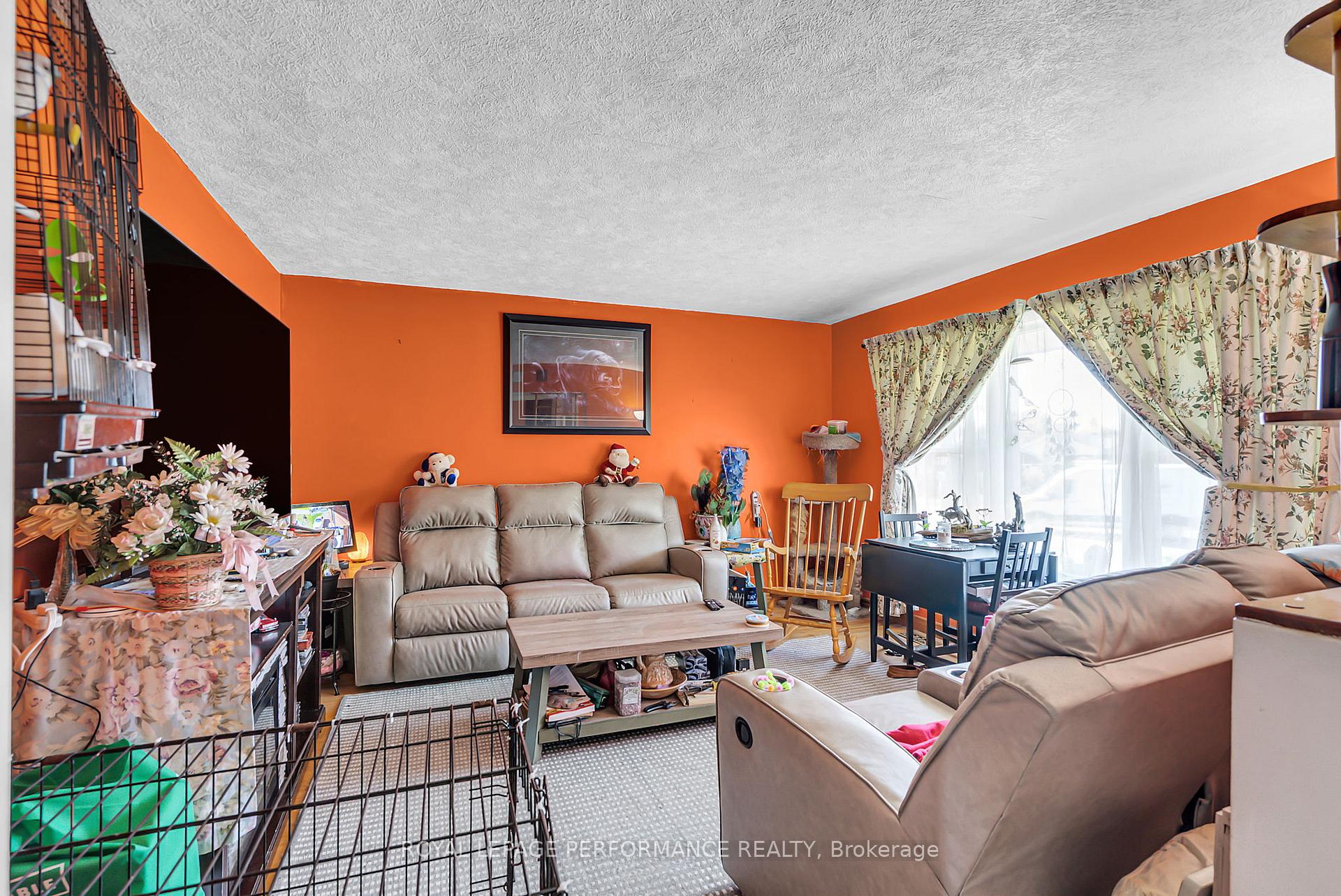 Photo 7 of 413 Wallrich Avenue, Cornwall — HOMEH