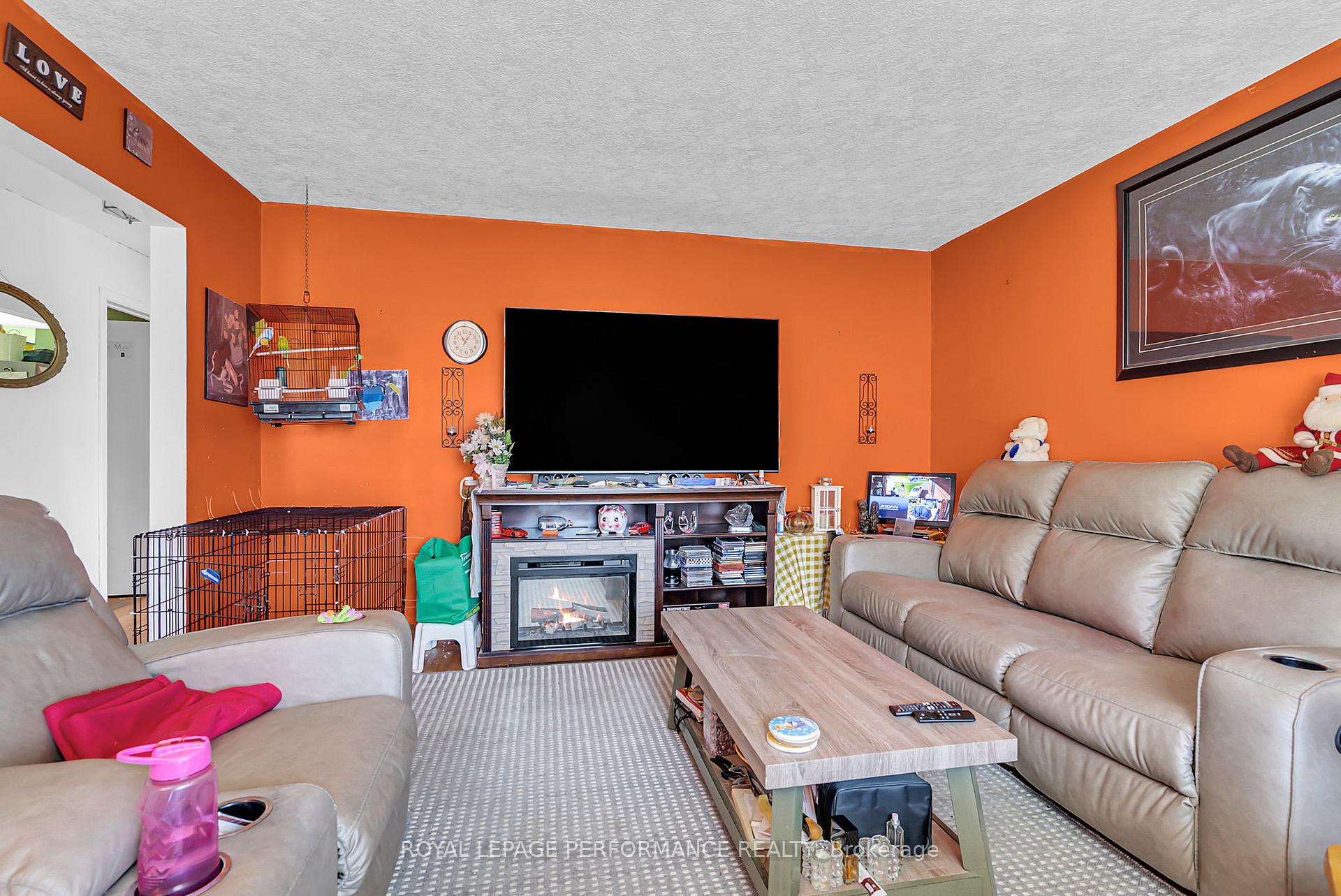 Photo 8 of 413 Wallrich Avenue, Cornwall — HOMEH
