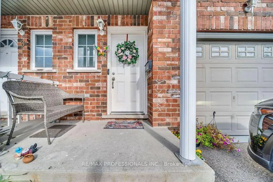 Photo 2 of Unit 7, 975 Strasburg Road, Kitchener — HOMEH