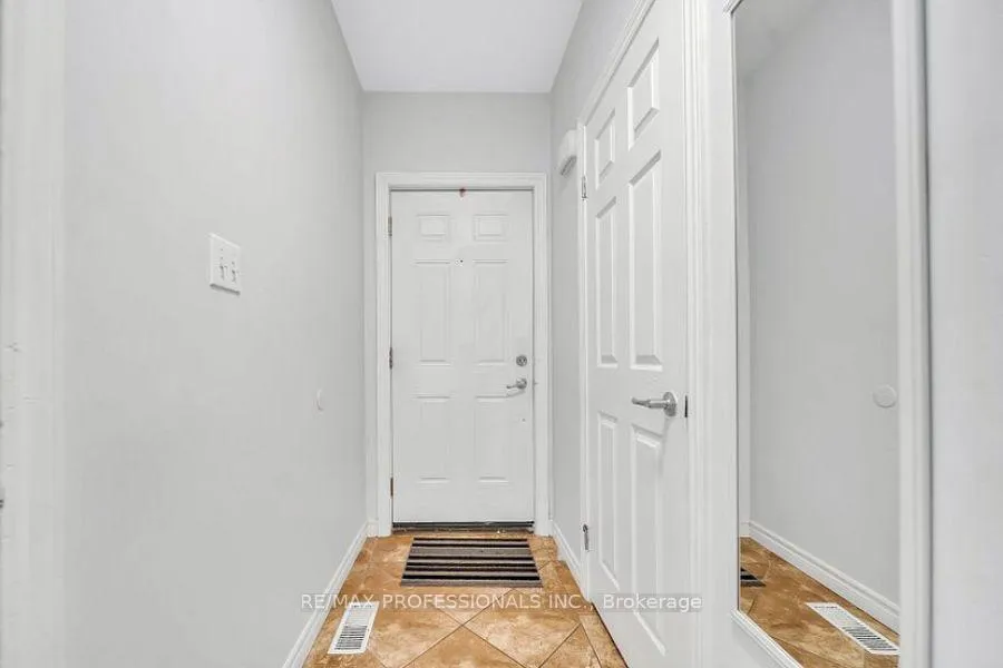 Photo 4 of Unit 7, 975 Strasburg Road, Kitchener — HOMEH