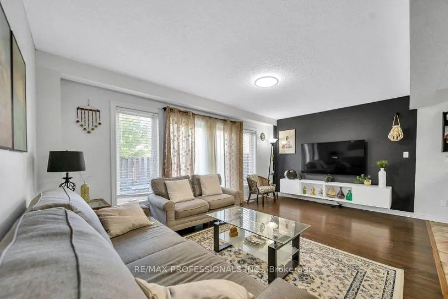 Photo 8 of Unit 7, 975 Strasburg Road, Kitchener — HOMEH
