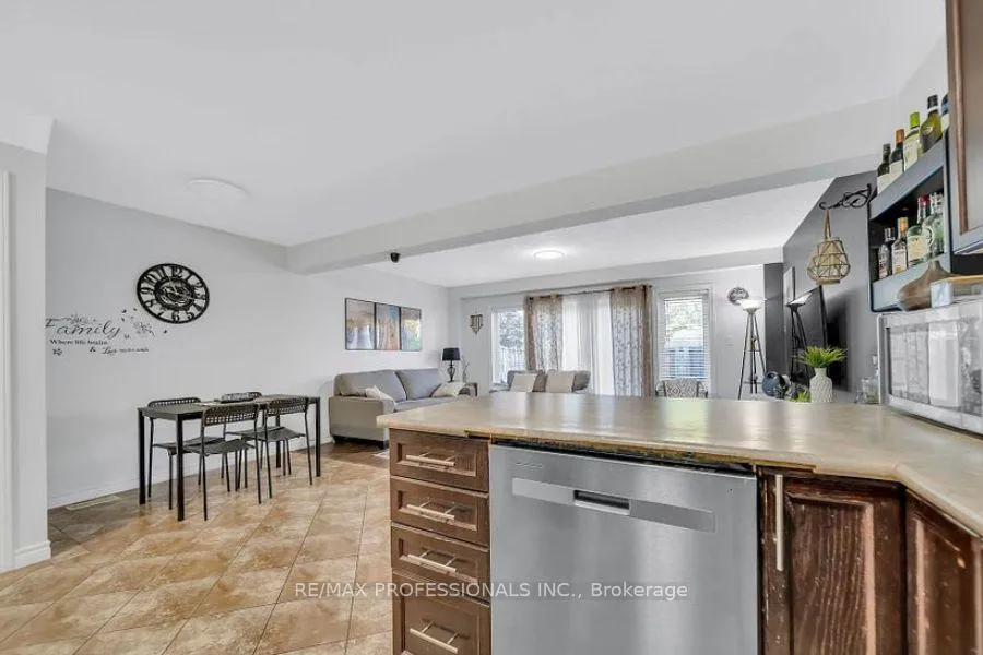 Photo 13 of Unit 7, 975 Strasburg Road, Kitchener — HOMEH