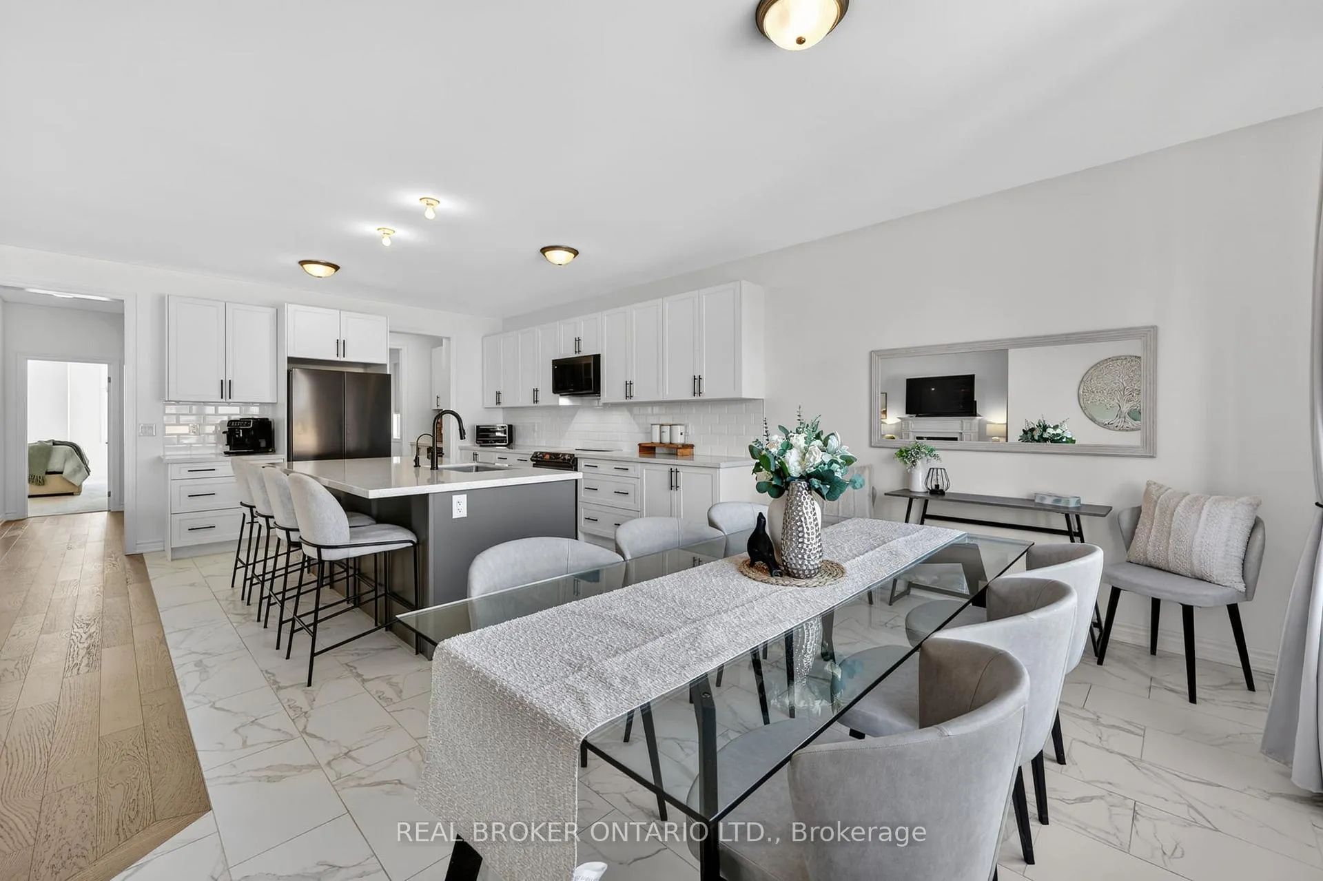 Photo 8 of 3021 Sierra Drive, Orillia — HOMEH