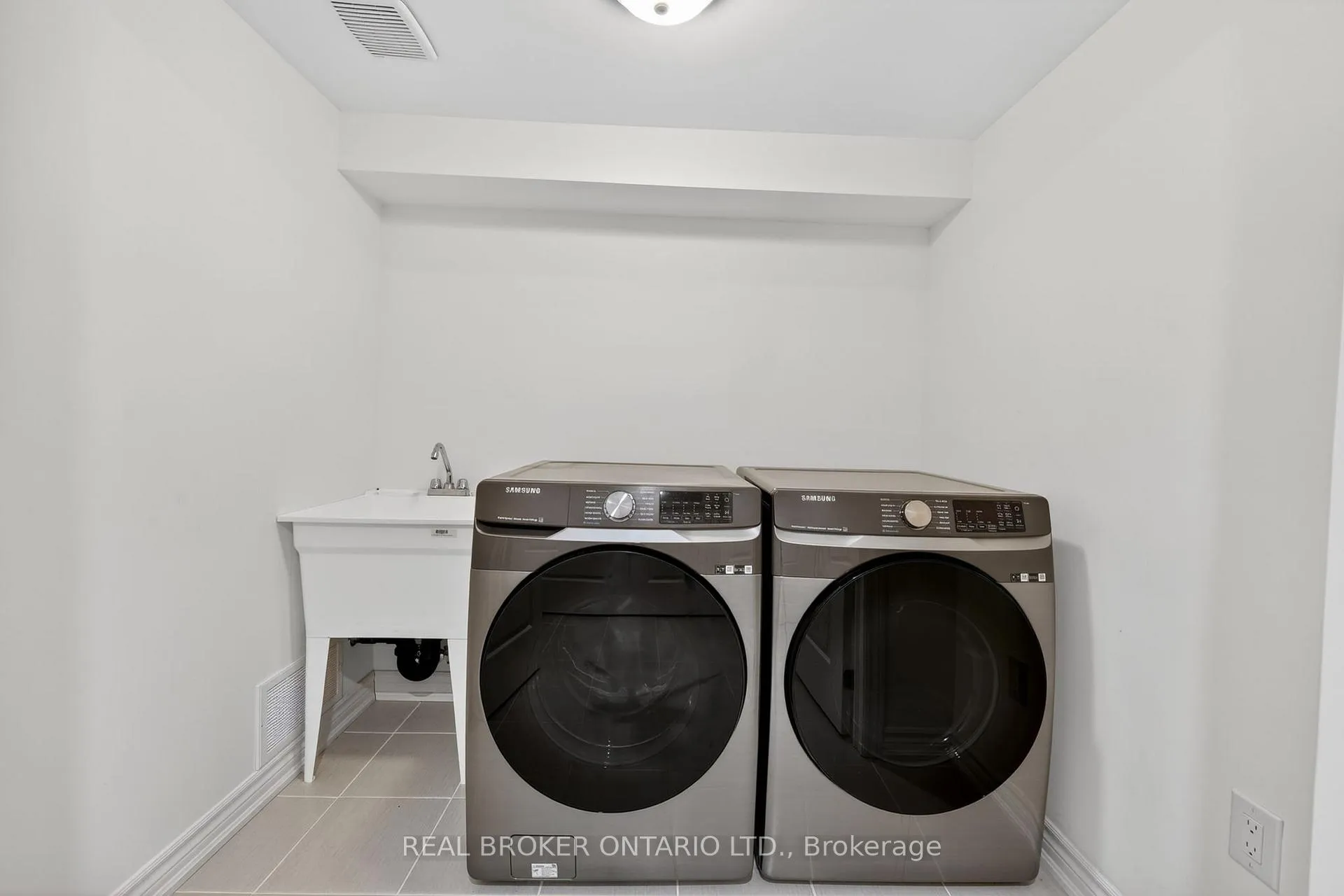 Photo 26 of 3021 Sierra Drive, Orillia — HOMEH