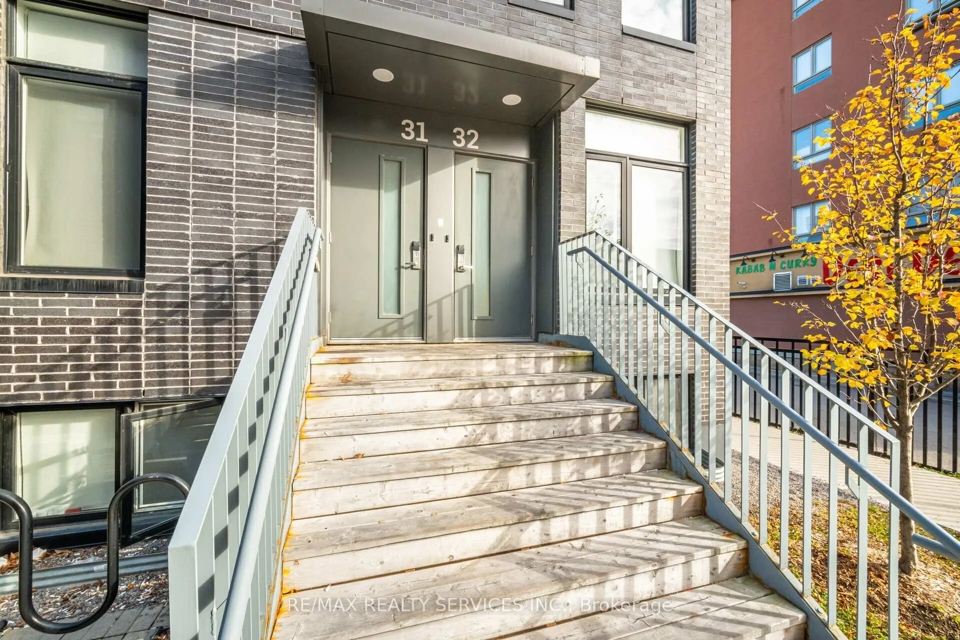 Photo 2 of Unit 31, 1720 Simcoe Street N, Oshawa, Samac — HOMEH