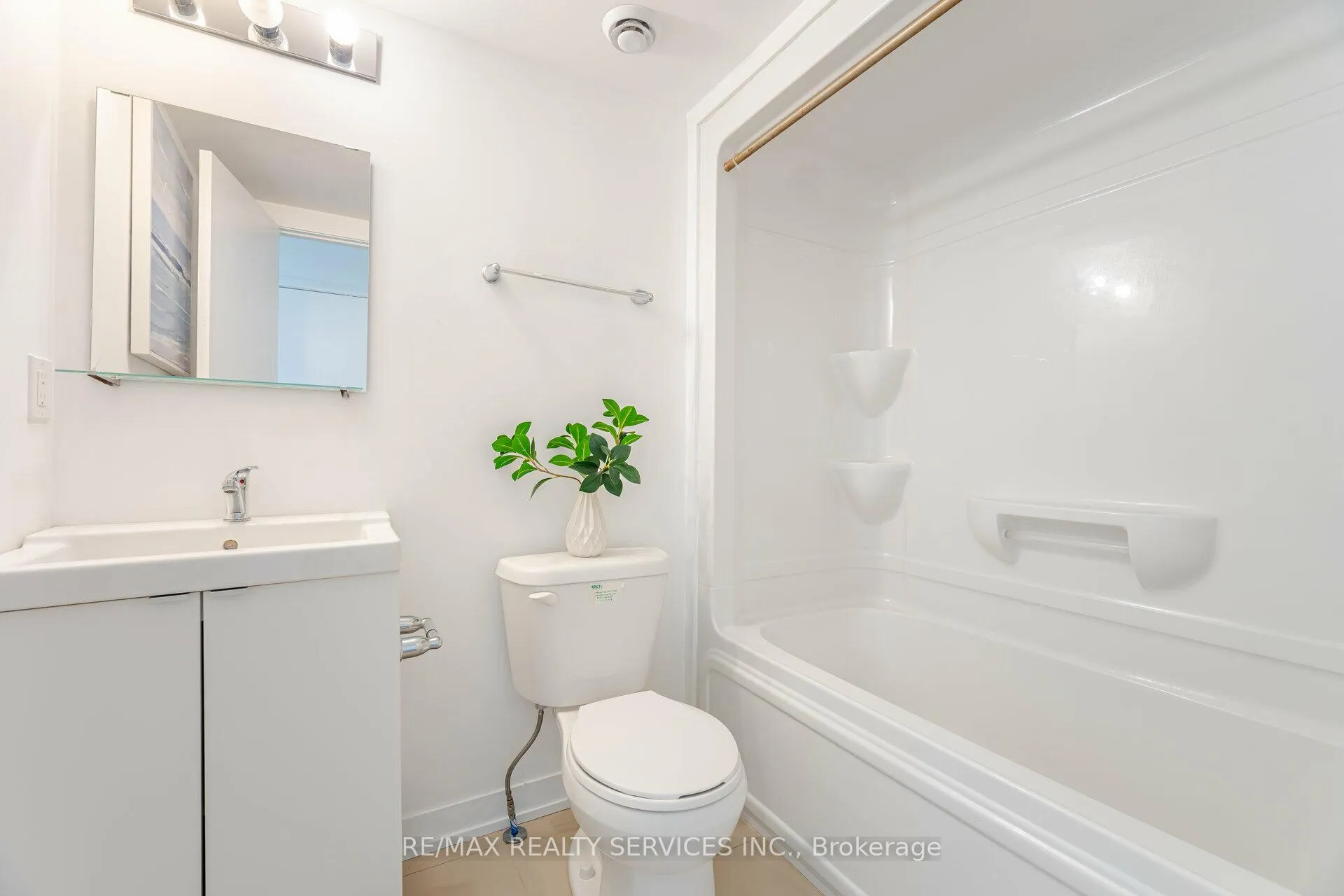Photo 21 of Unit 31, 1720 Simcoe Street N, Oshawa, Samac — HOMEH