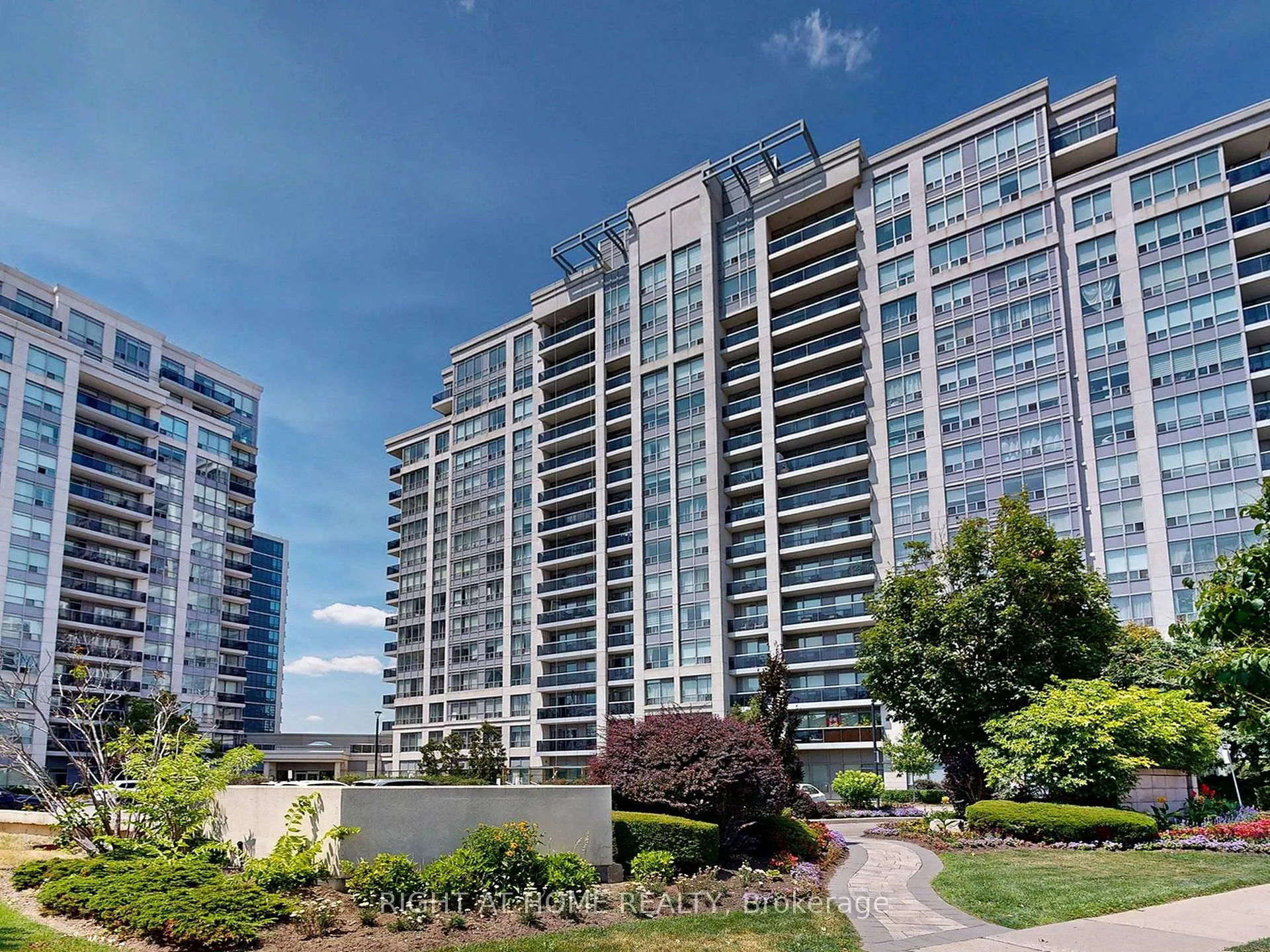 Photo 1 of Unit 105, 50 Disera Drive, Vaughan, Beverley Glen — HOMEH