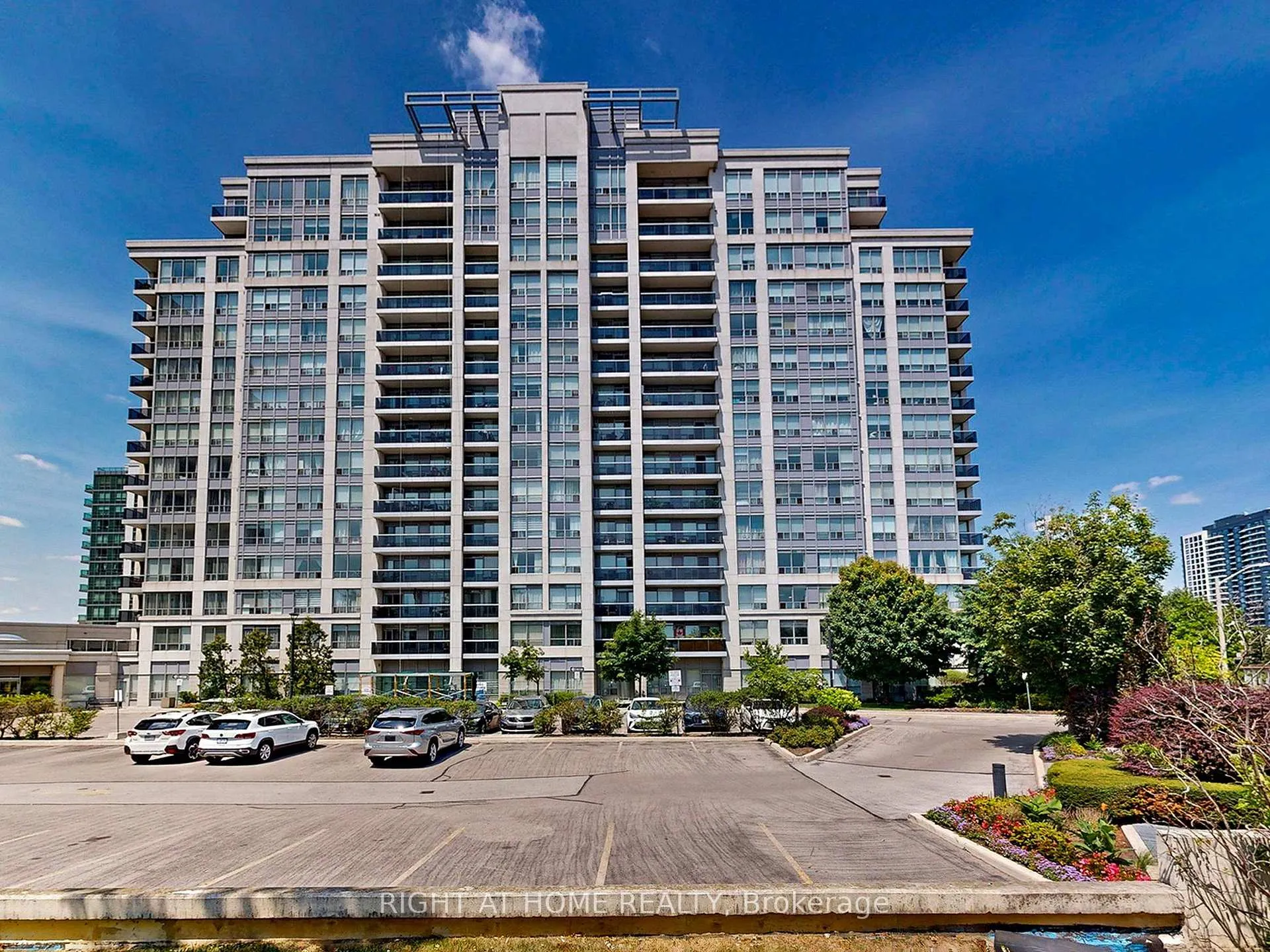 Photo 2 of Unit 105, 50 Disera Drive, Vaughan, Beverley Glen — HOMEH