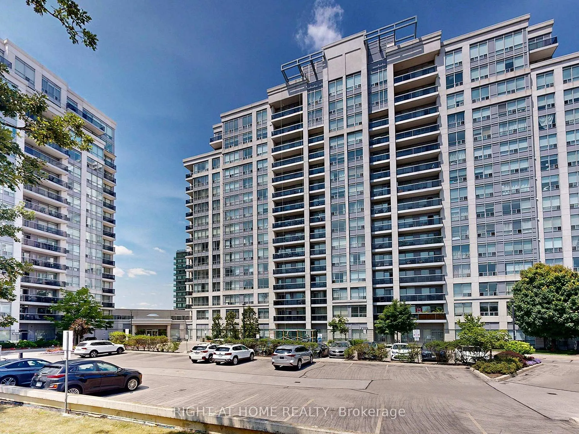 Photo 3 of Unit 105, 50 Disera Drive, Vaughan, Beverley Glen — HOMEH