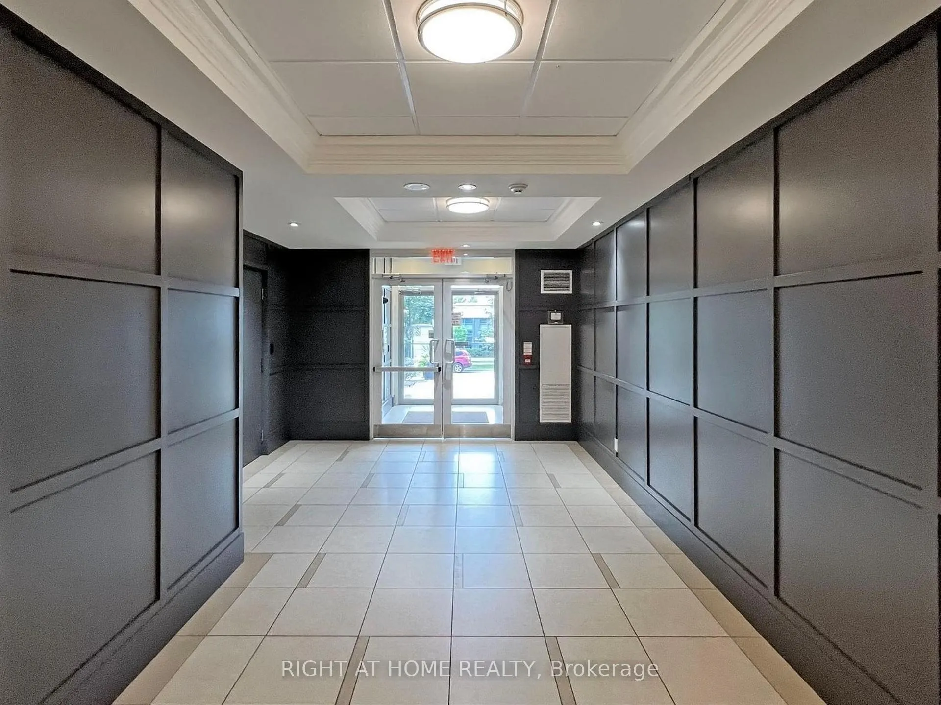 Photo 9 of Unit 105, 50 Disera Drive, Vaughan, Beverley Glen — HOMEH