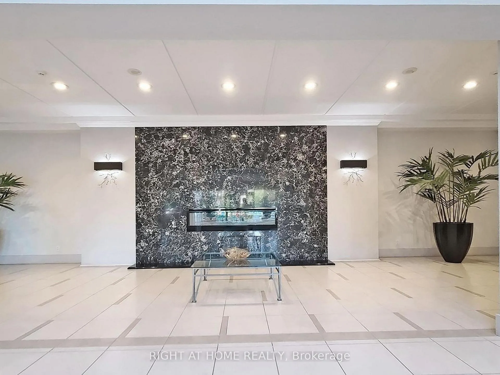 Photo 10 of Unit 105, 50 Disera Drive, Vaughan, Beverley Glen — HOMEH