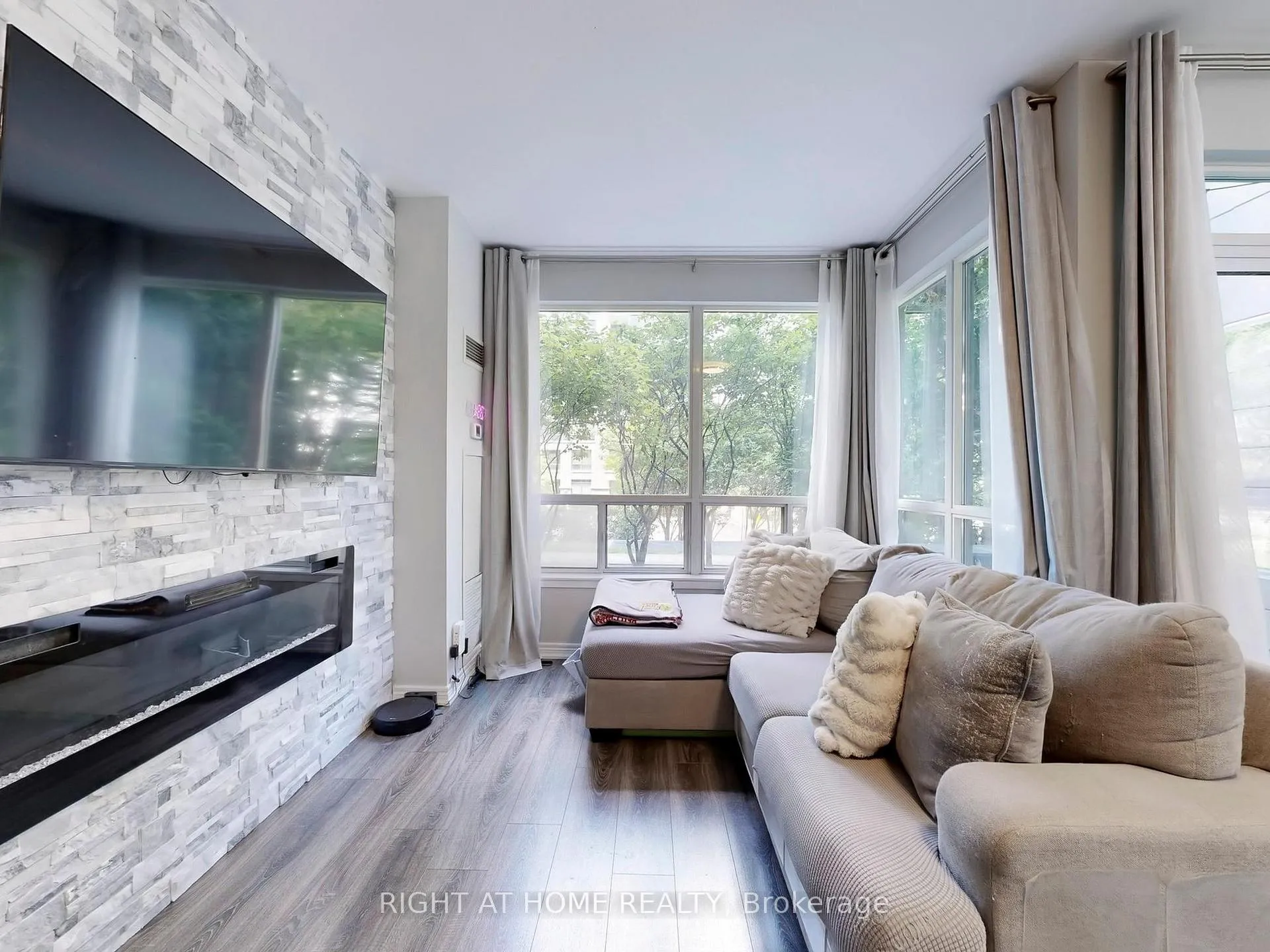 Photo 12 of Unit 105, 50 Disera Drive, Vaughan, Beverley Glen — HOMEH