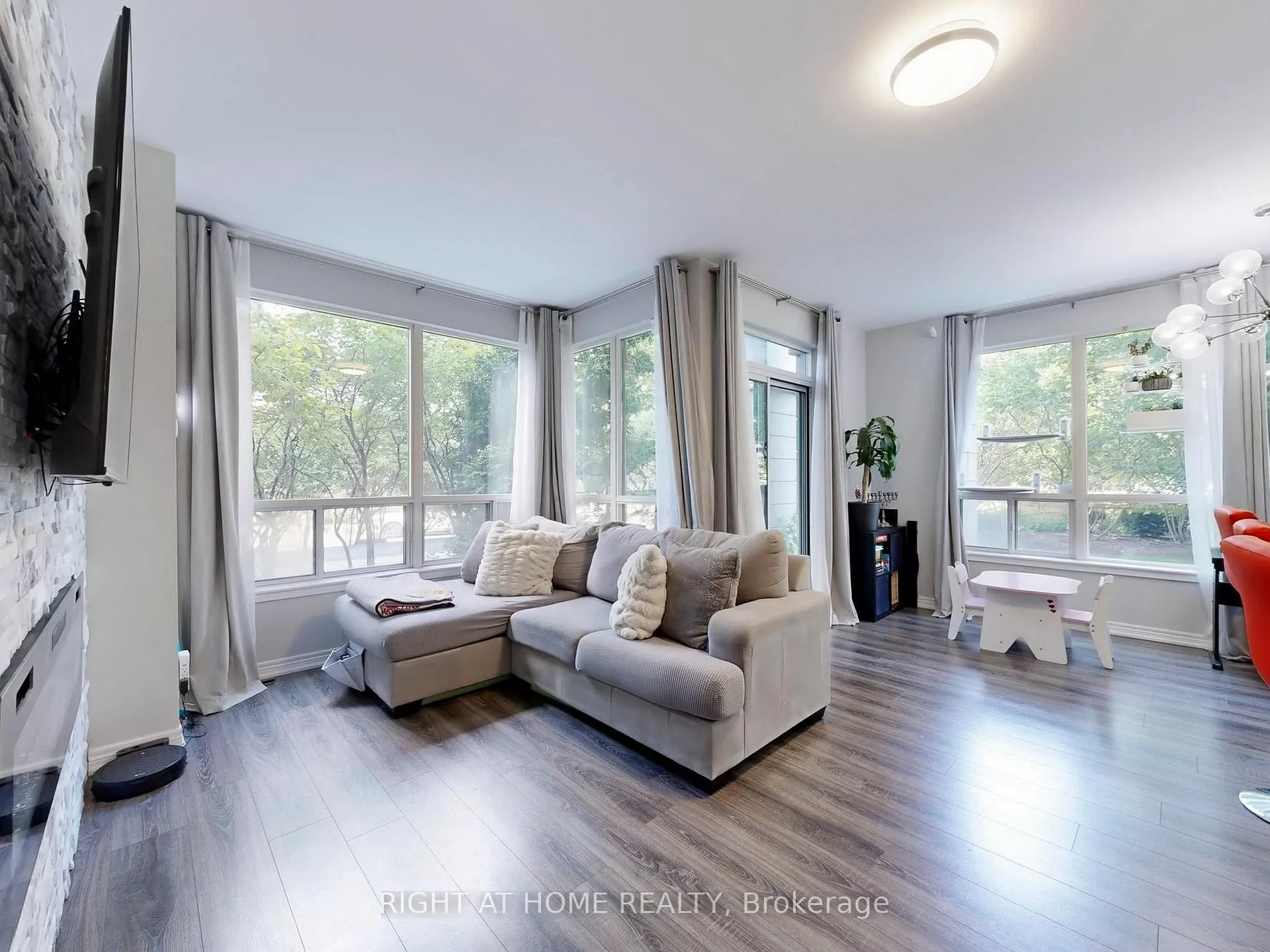 Photo 14 of Unit 105, 50 Disera Drive, Vaughan, Beverley Glen — HOMEH