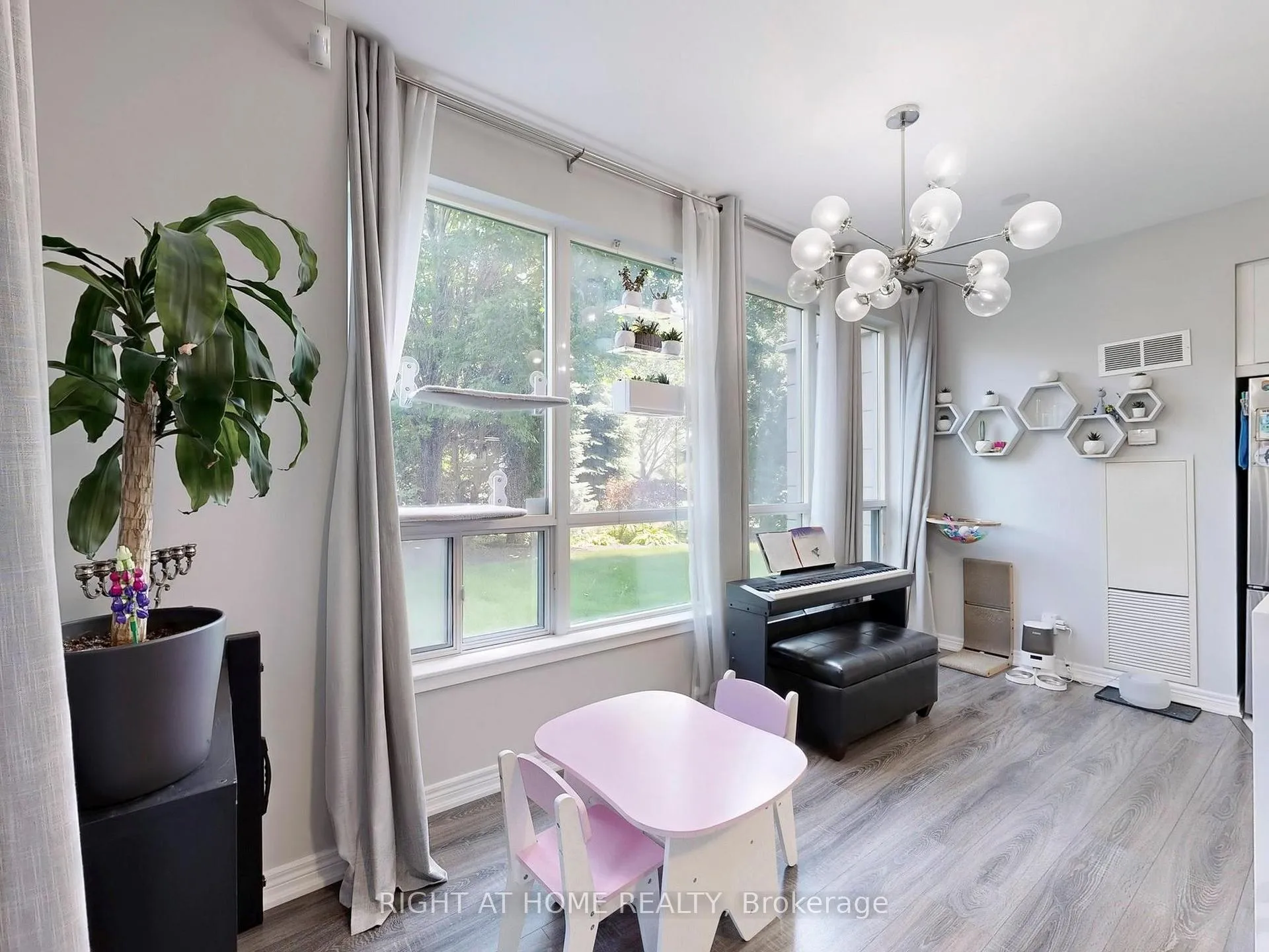Photo 24 of Unit 105, 50 Disera Drive, Vaughan, Beverley Glen — HOMEH
