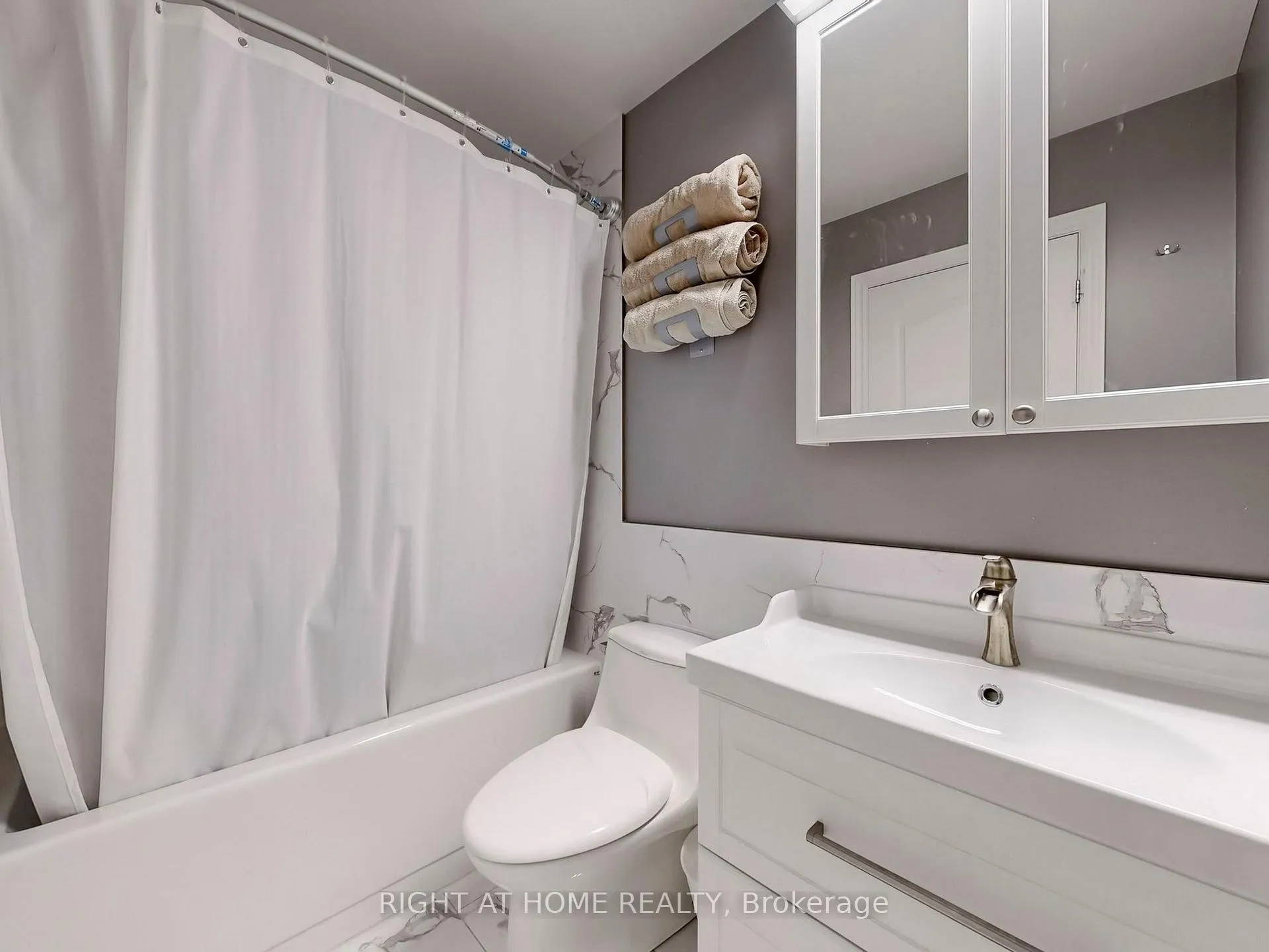 Photo 34 of Unit 105, 50 Disera Drive, Vaughan, Beverley Glen — HOMEH