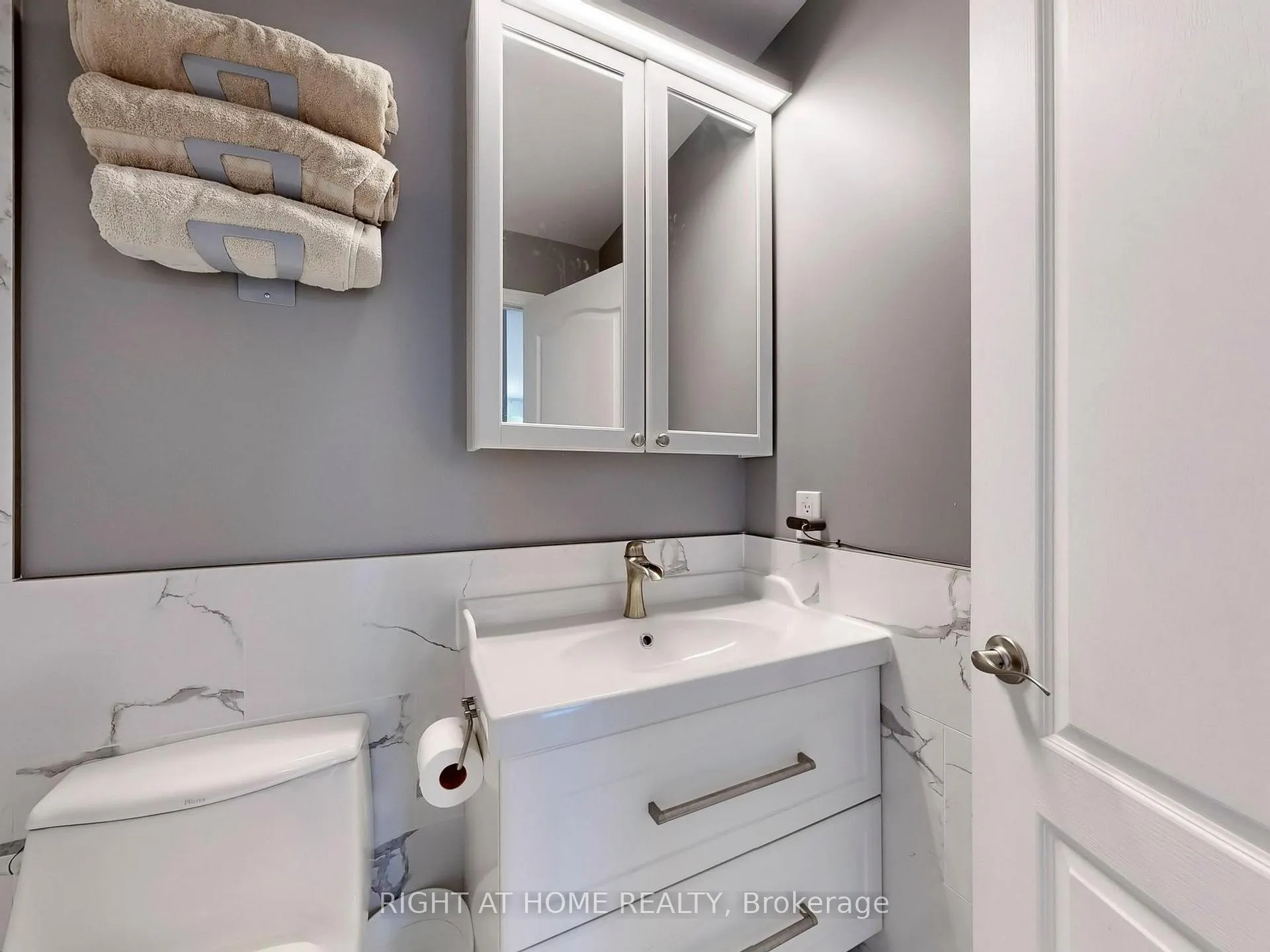 Photo 35 of Unit 105, 50 Disera Drive, Vaughan, Beverley Glen — HOMEH