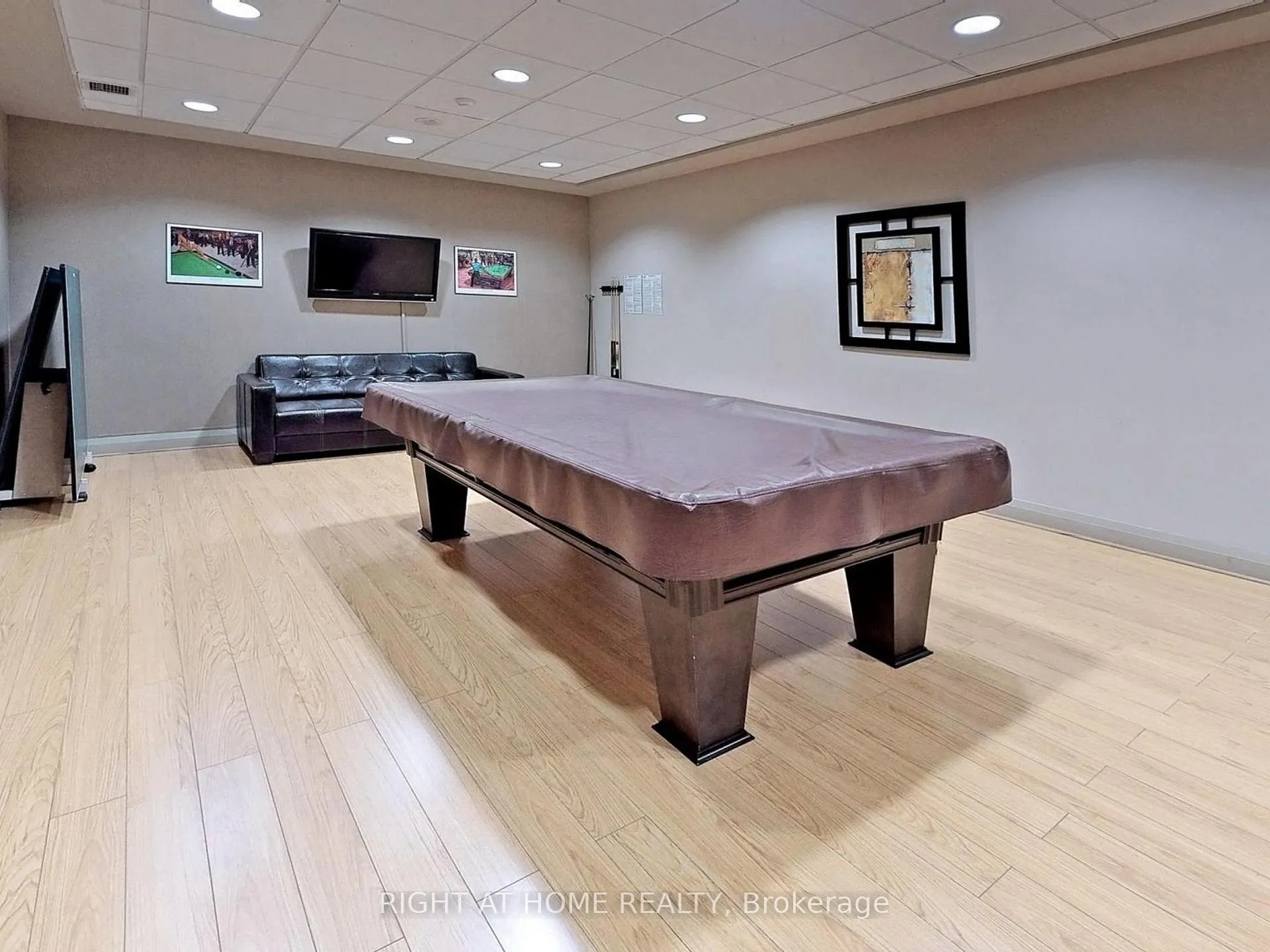 Photo 40 of Unit 105, 50 Disera Drive, Vaughan, Beverley Glen — HOMEH