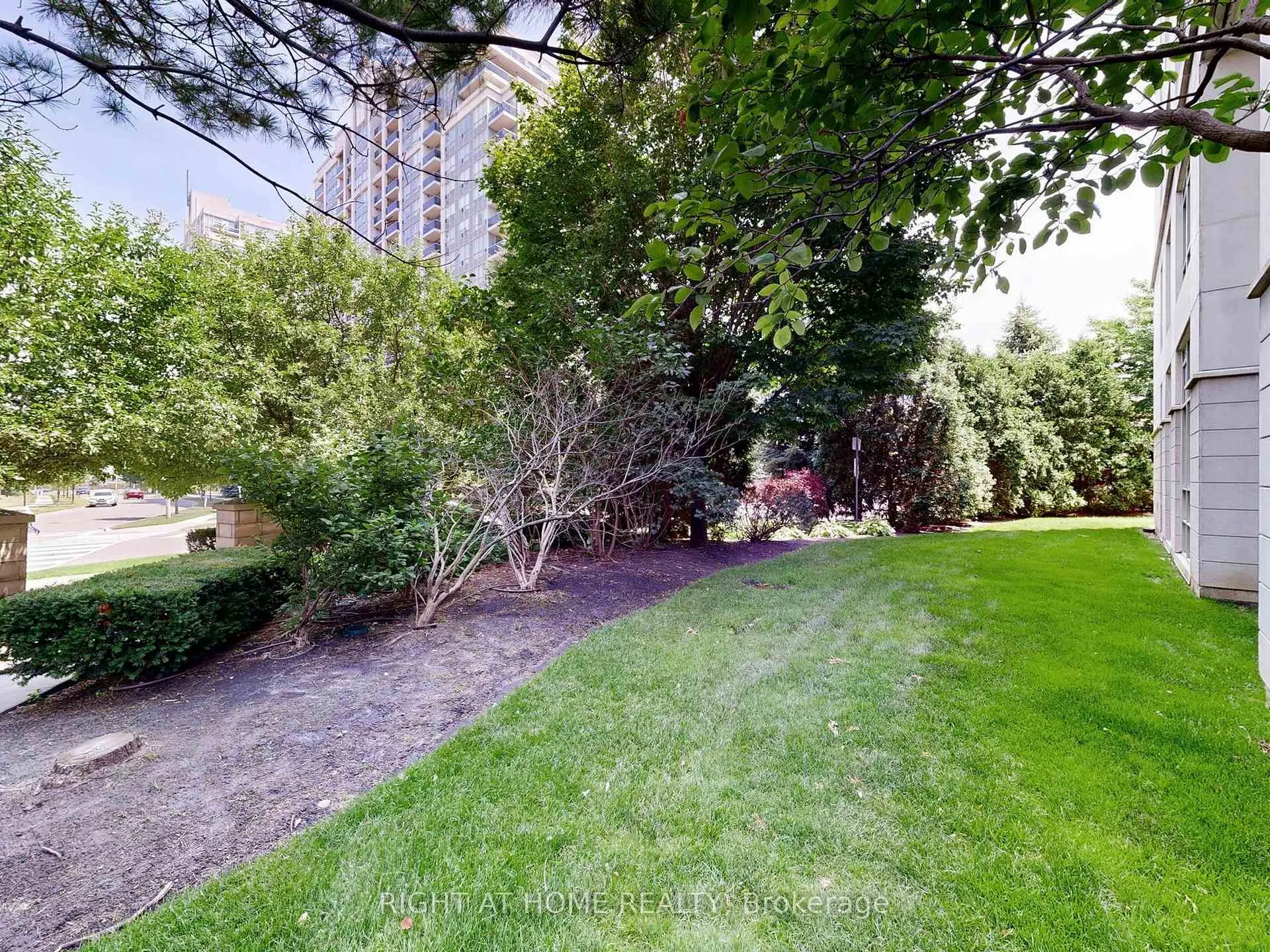 Photo 47 of Unit 105, 50 Disera Drive, Vaughan, Beverley Glen — HOMEH